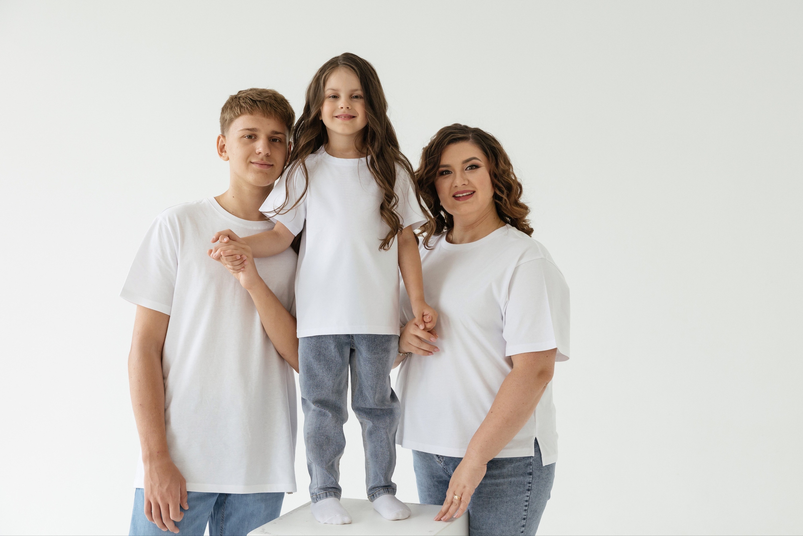 Семейная фотосессия в студии. Семейный и детский фотограф, визуальный гид, декоратор в Москве