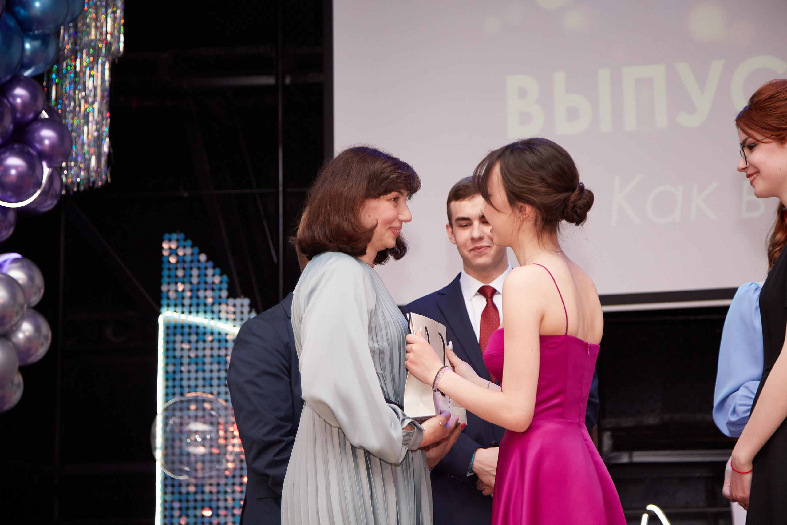 Последний звонок. Фотограф Савченко Люба. Москва