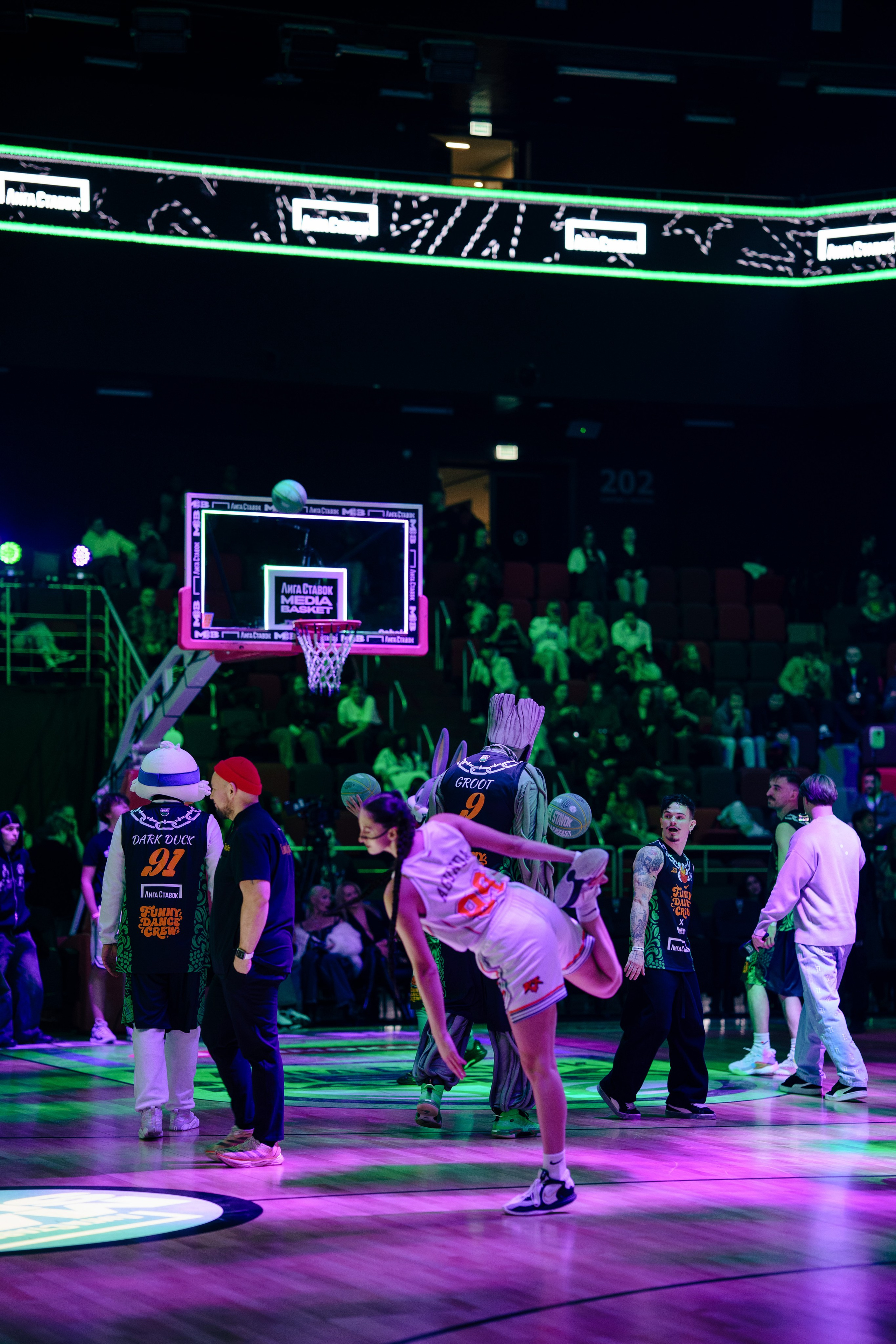 MEDIA BASKET. Репортажный фотограф в Москве Саша Дружинина