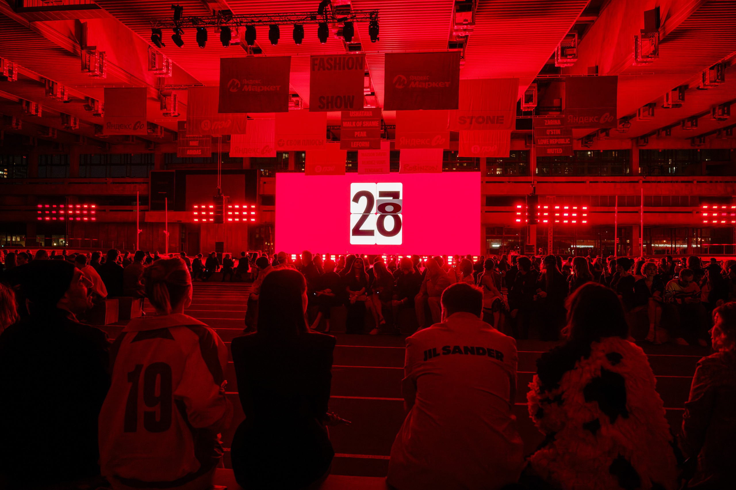 YANDEX FASHION SHOW SS’26. Репортажный фотограф в Москве Саша Дружинина