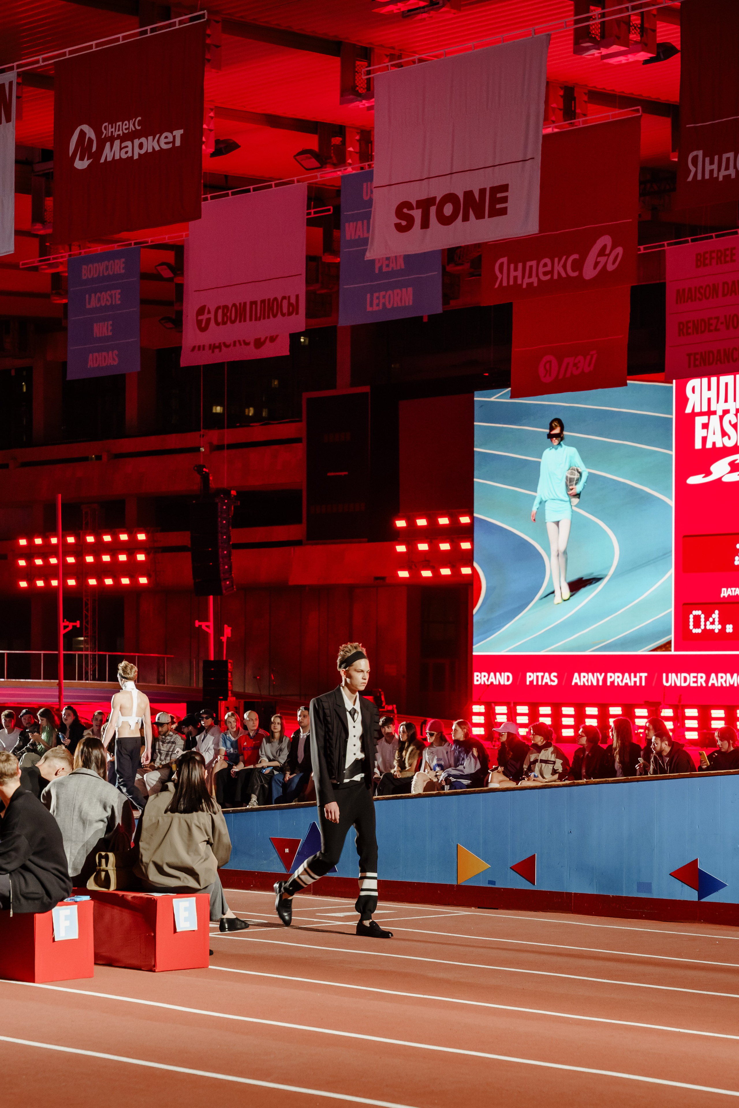 YANDEX FASHION SHOW SS’26. Репортажный фотограф в Москве Саша Дружинина