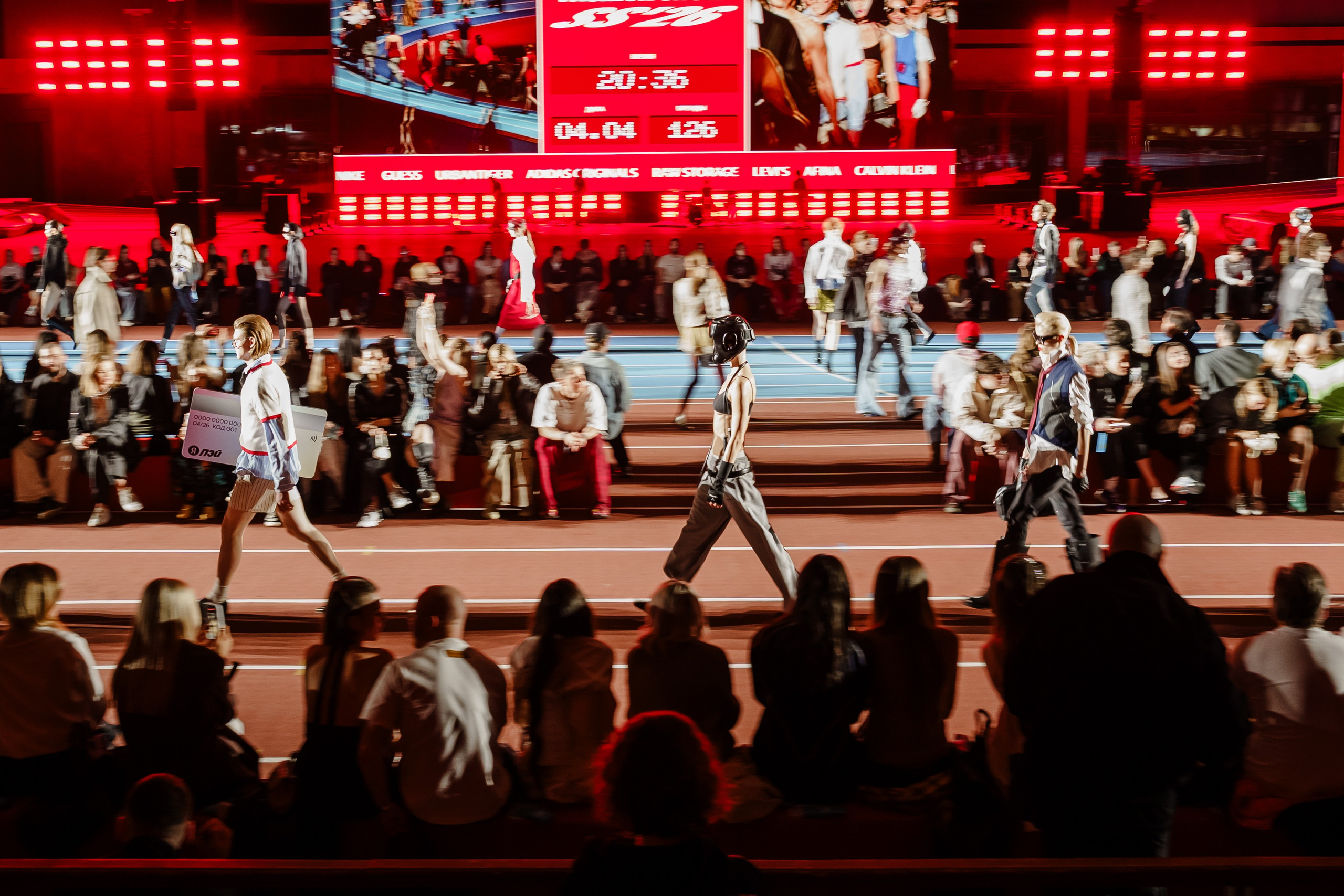 YANDEX FASHION SHOW SS’26. Репортажный фотограф в Москве Саша Дружинина