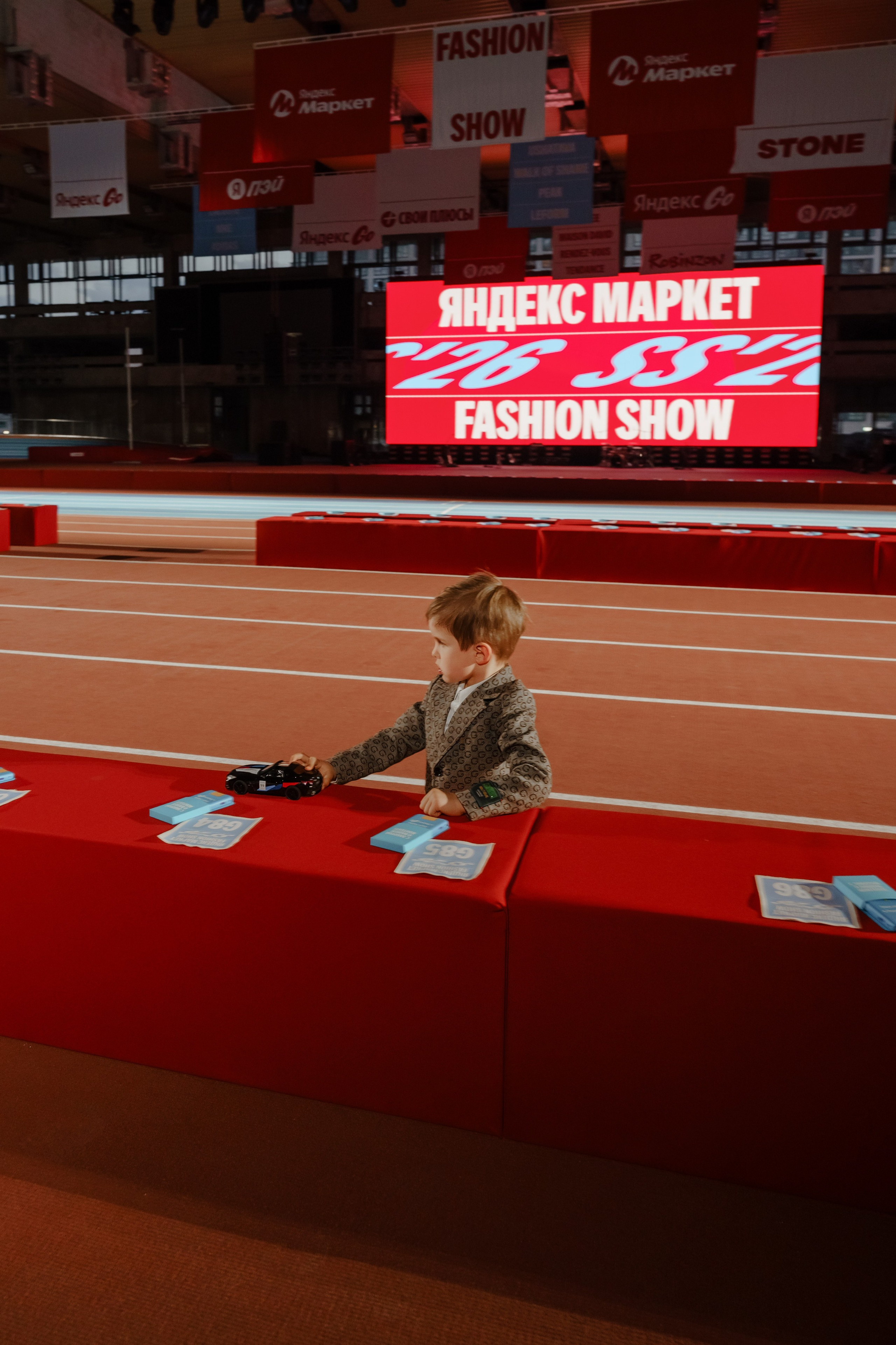 YANDEX FASHION SHOW SS’26. Репортажный фотограф в Москве Саша Дружинина