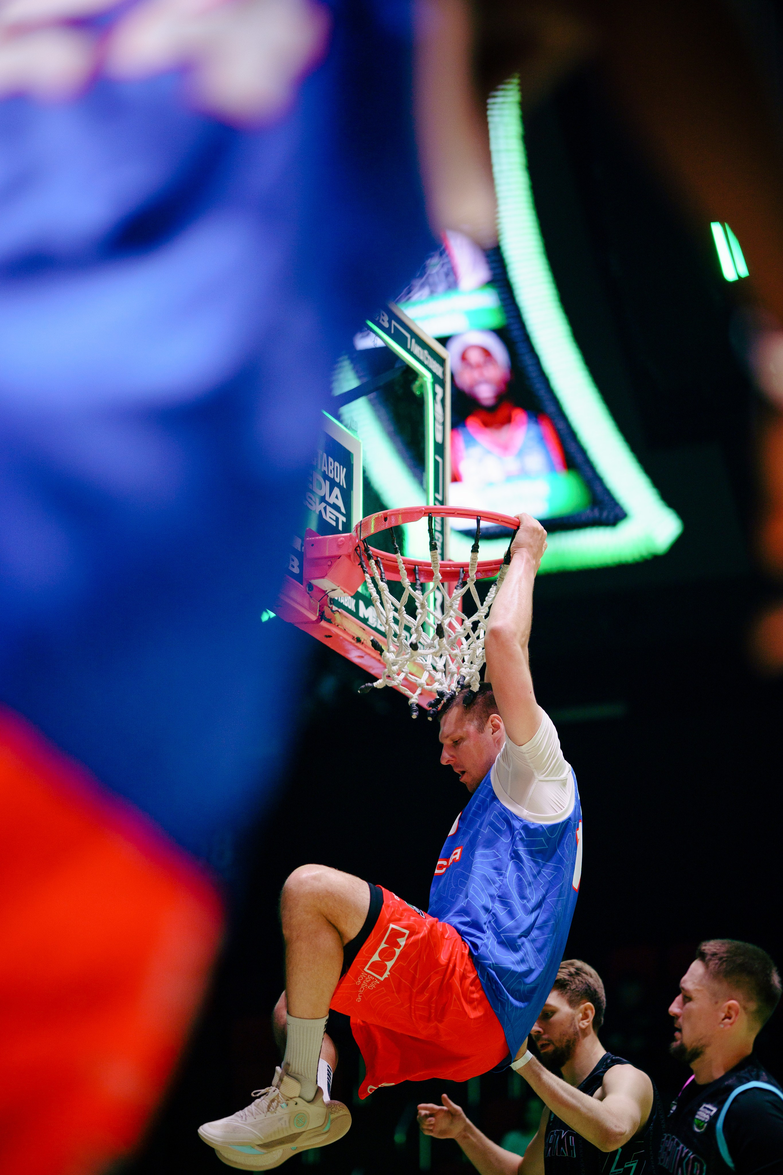 MEDIA BASKET. Репортажный фотограф в Москве Саша Дружинина
