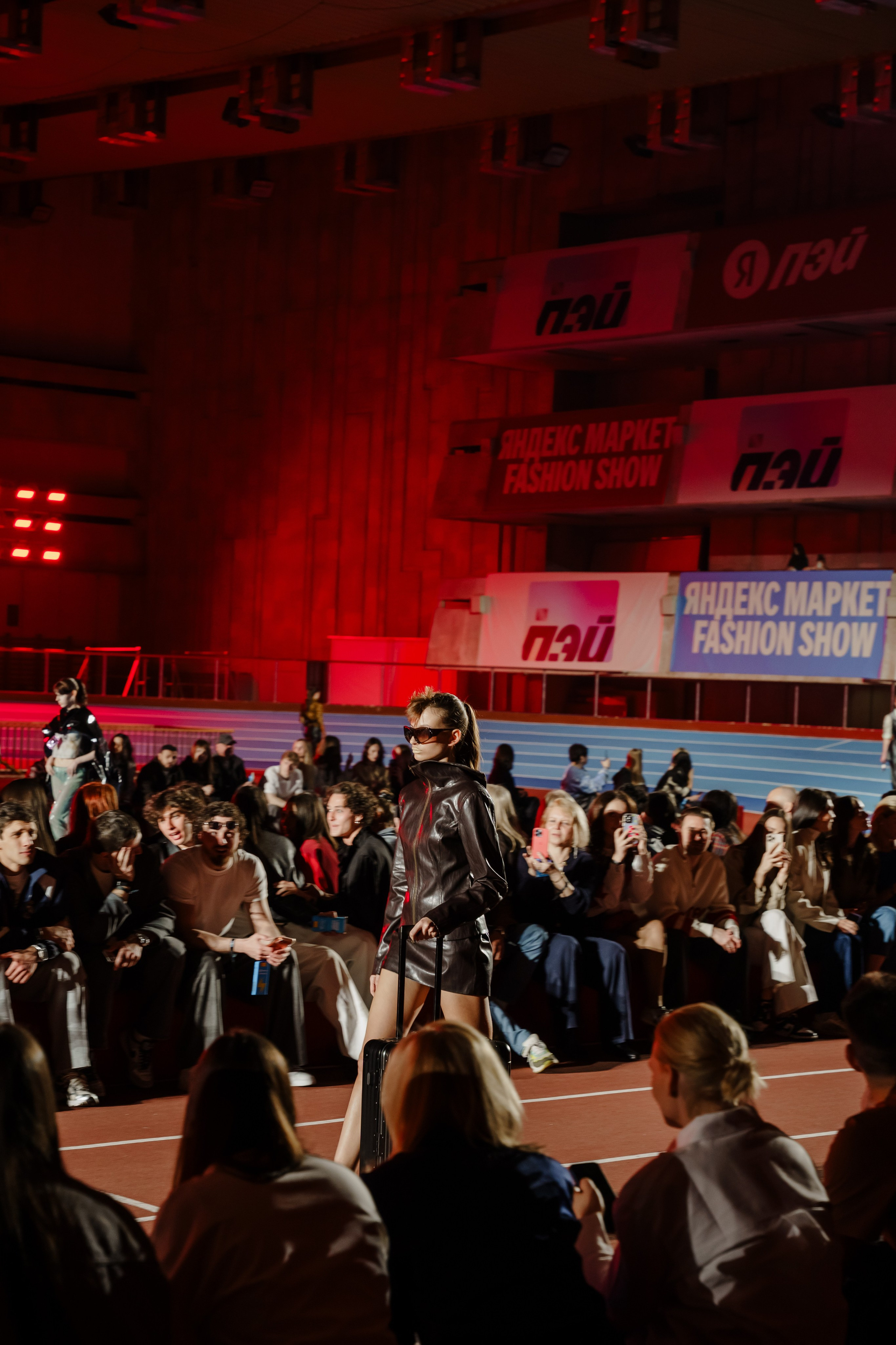 YANDEX FASHION SHOW SS’26. Репортажный фотограф в Москве Саша Дружинина
