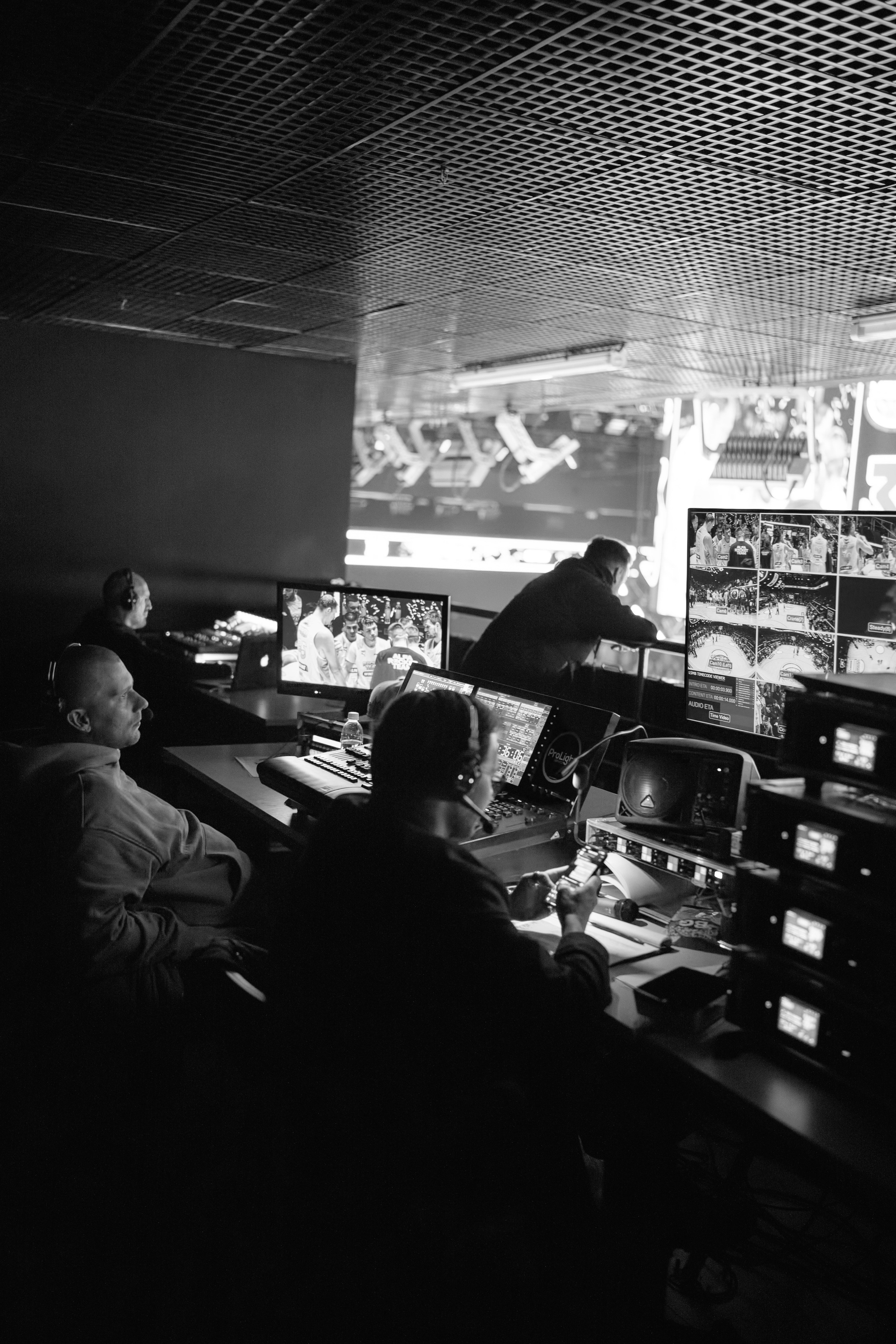 MEDIA BASKET. Репортажный фотограф в Москве Саша Дружинина