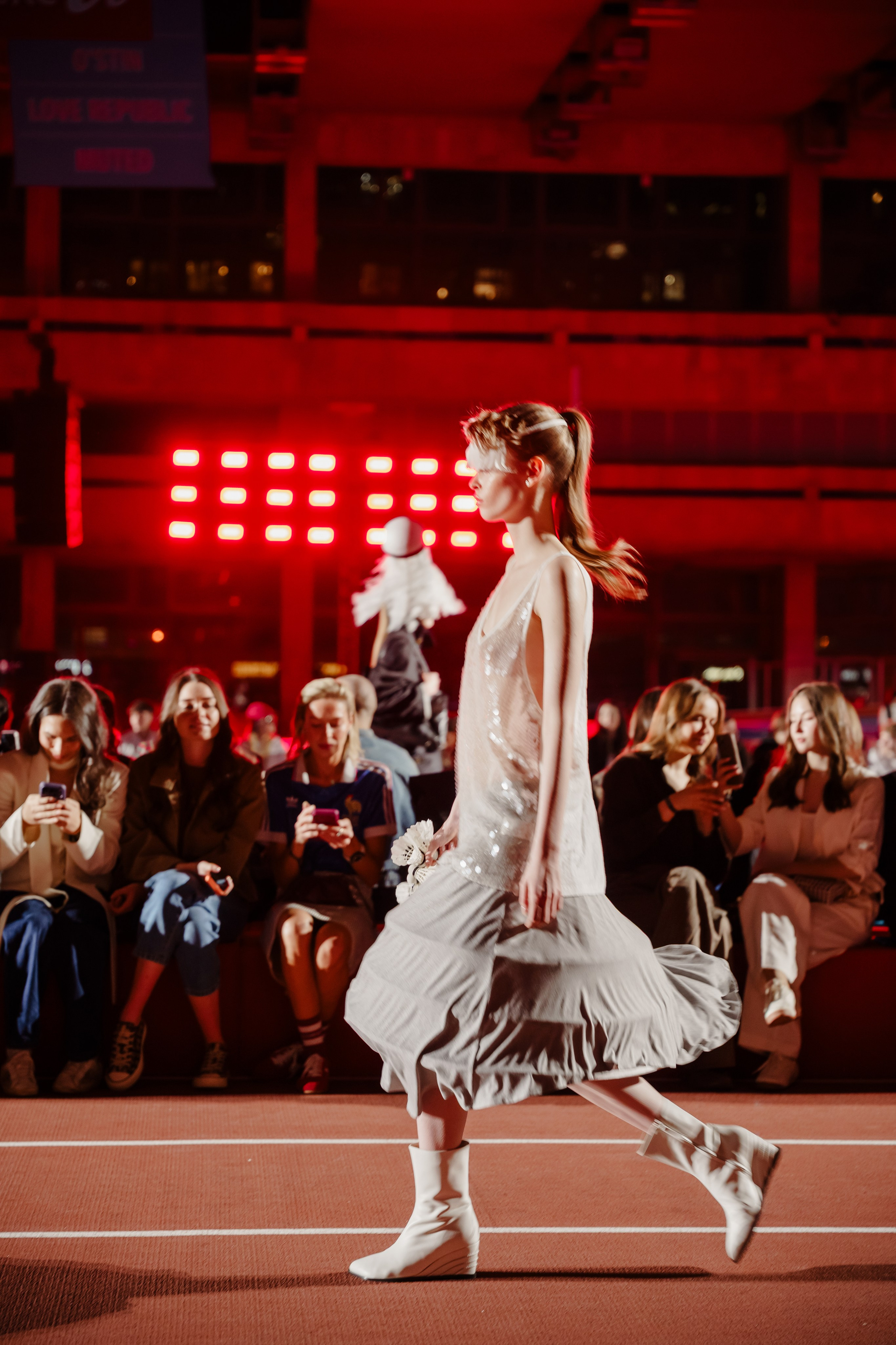 YANDEX FASHION SHOW SS’26. Репортажный фотограф в Москве Саша Дружинина