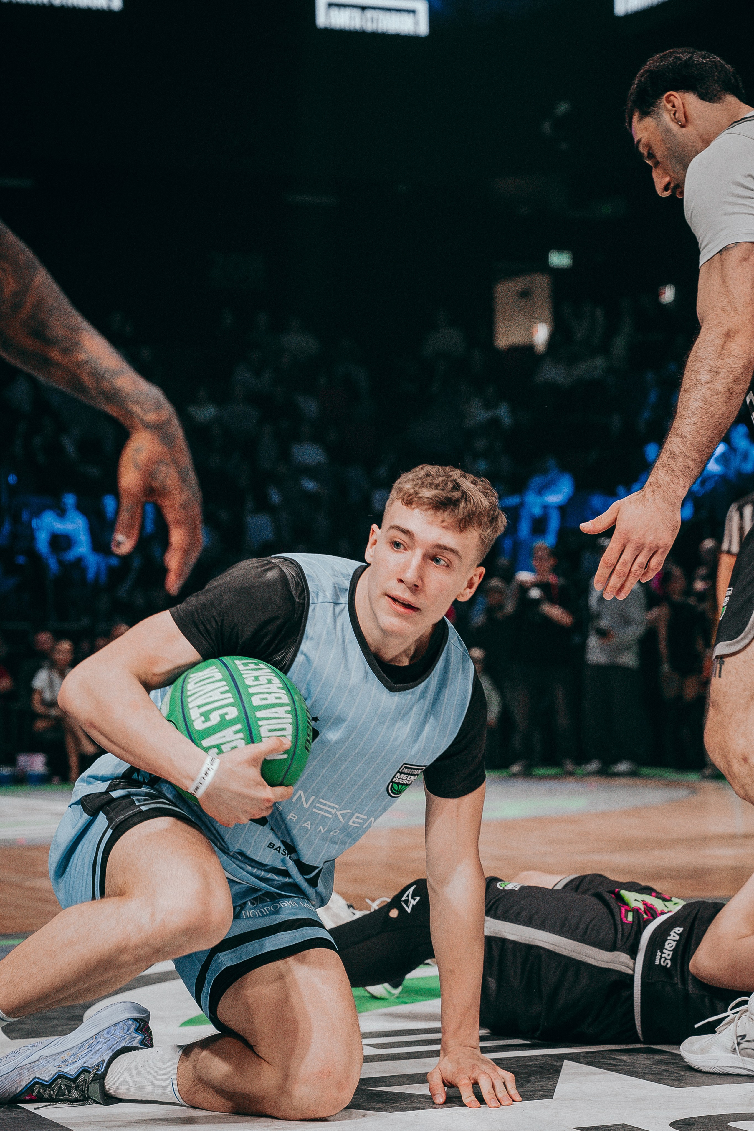 MEDIA BASKET. Репортажный фотограф в Москве Саша Дружинина