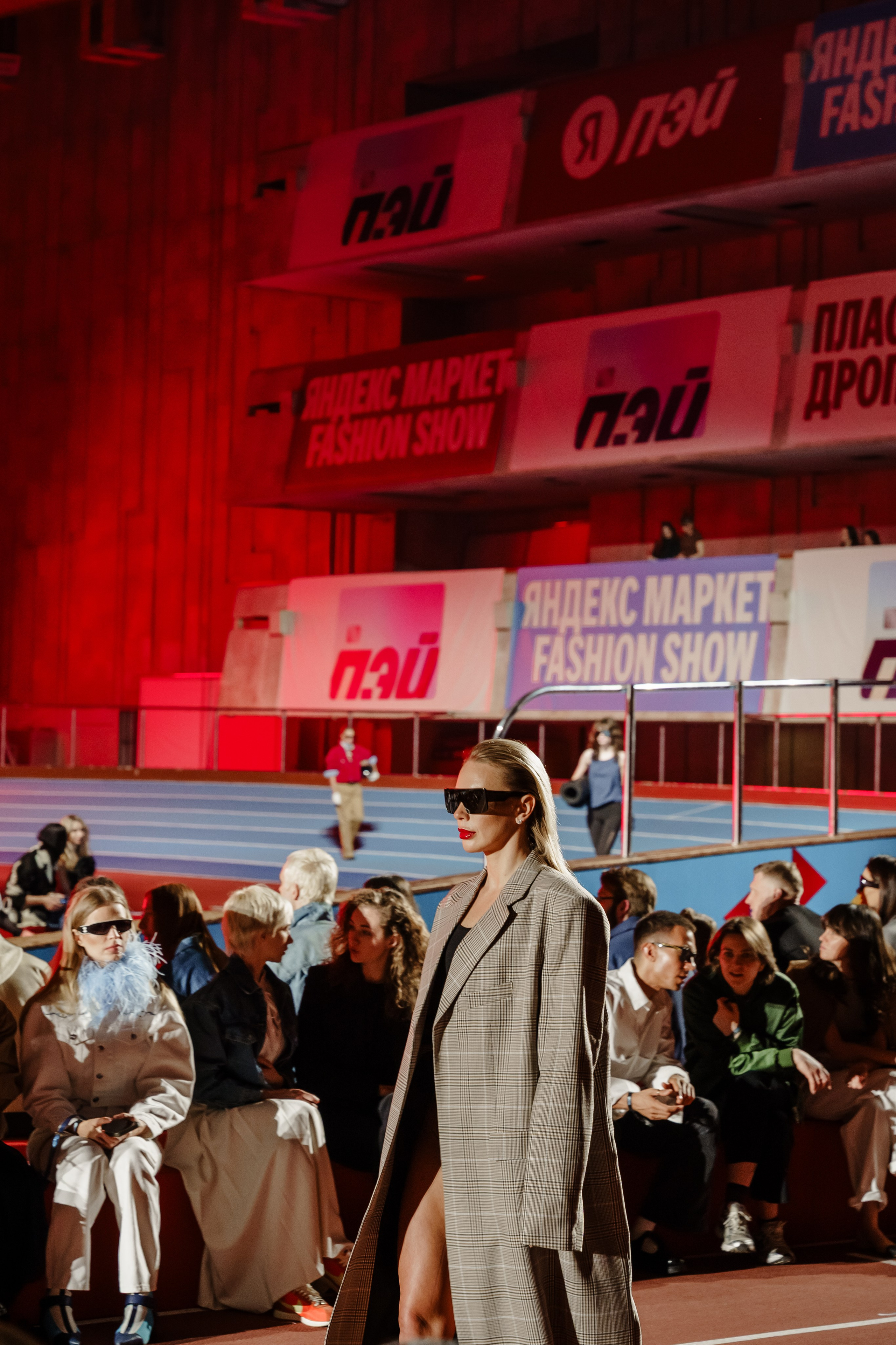YANDEX FASHION SHOW SS’26. Репортажный фотограф в Москве Саша Дружинина