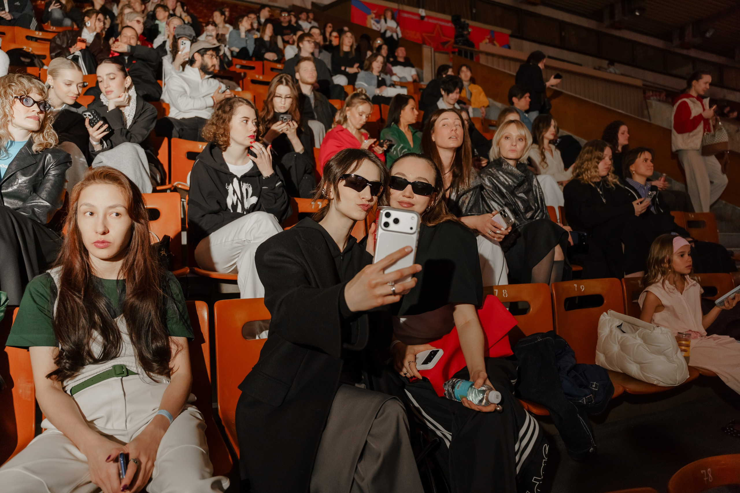 YANDEX FASHION SHOW SS’26. Репортажный фотограф в Москве Саша Дружинина