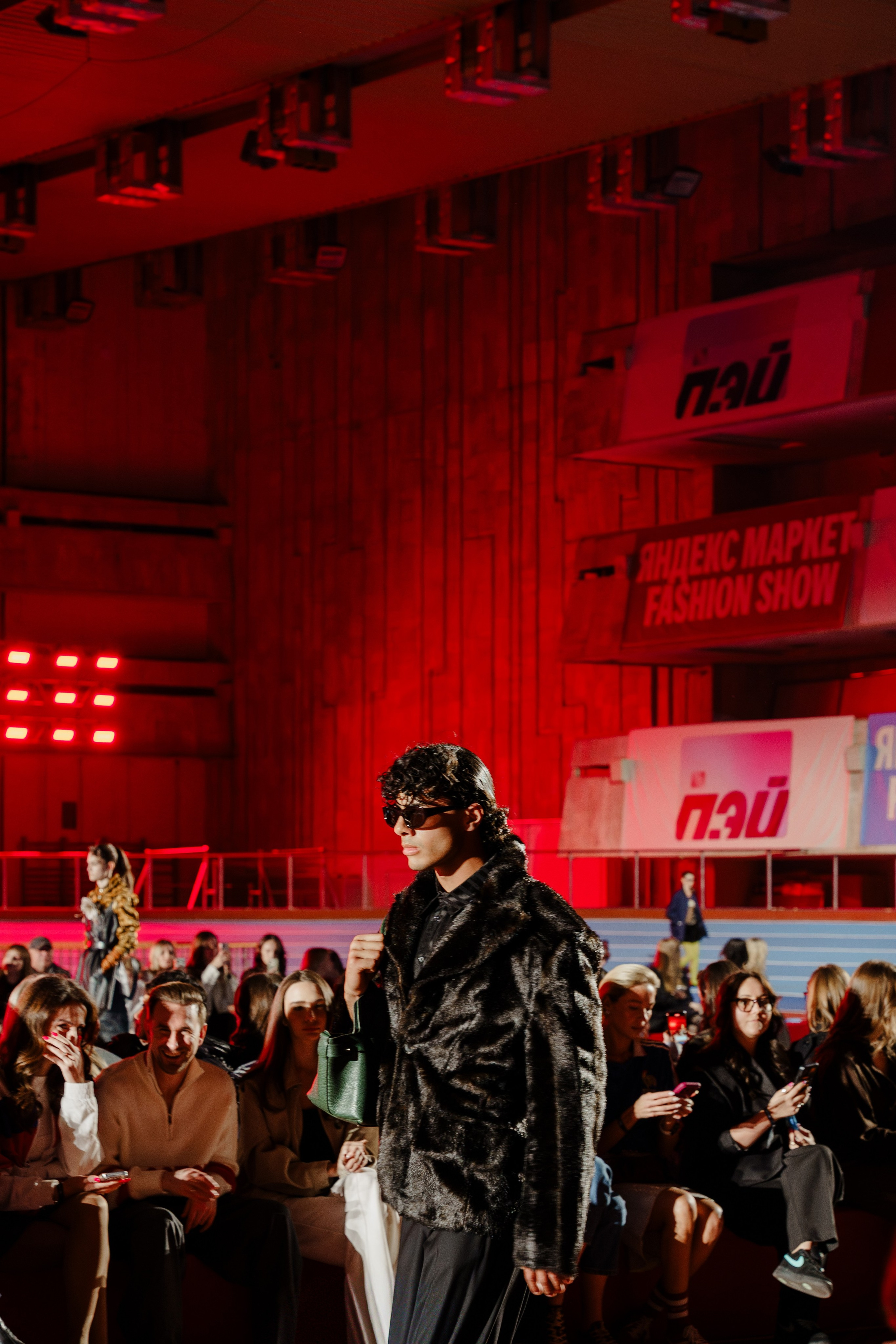 YANDEX FASHION SHOW SS’26. Репортажный фотограф в Москве Саша Дружинина
