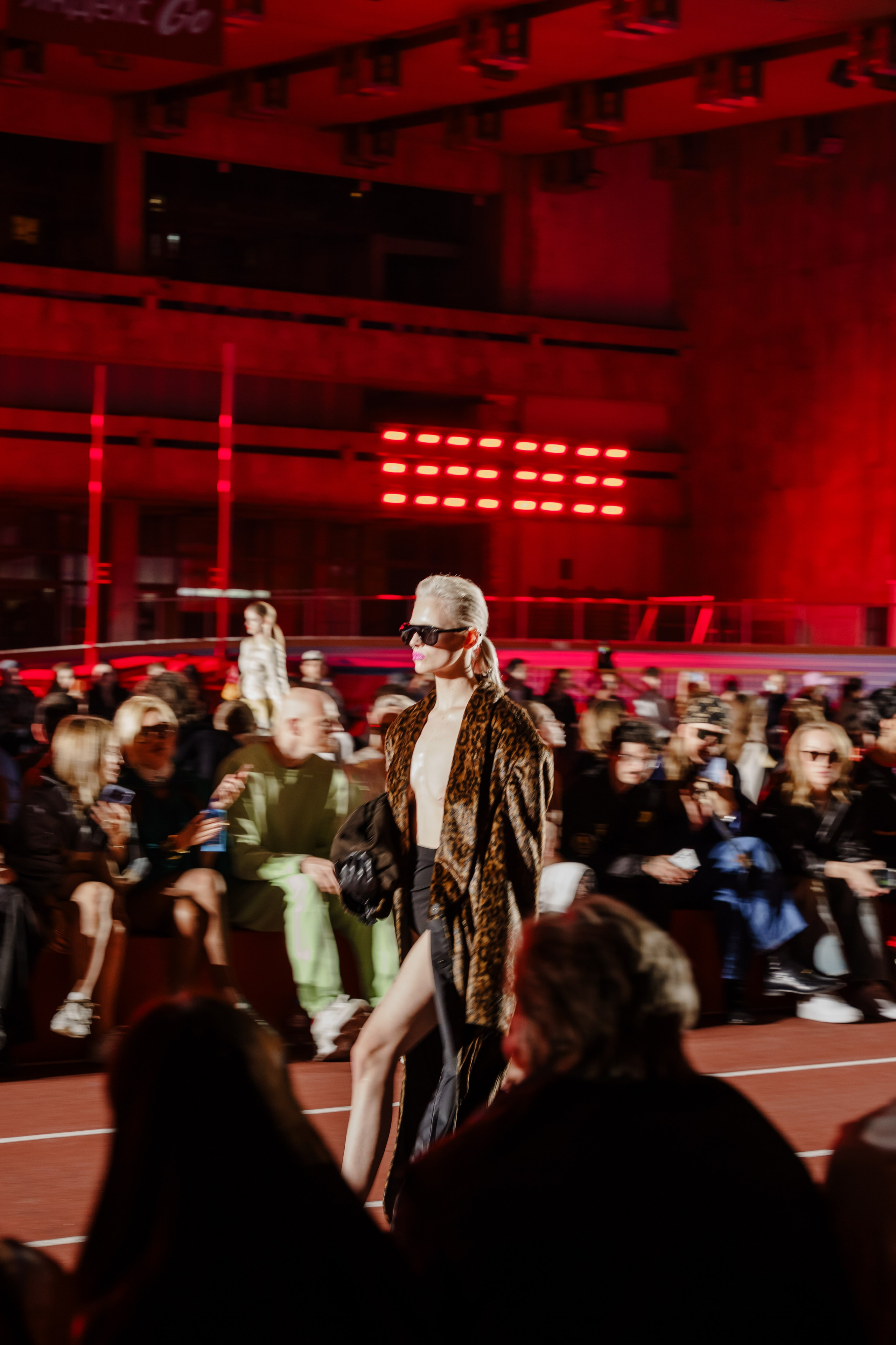 YANDEX FASHION SHOW SS’26. Репортажный фотограф в Москве Саша Дружинина