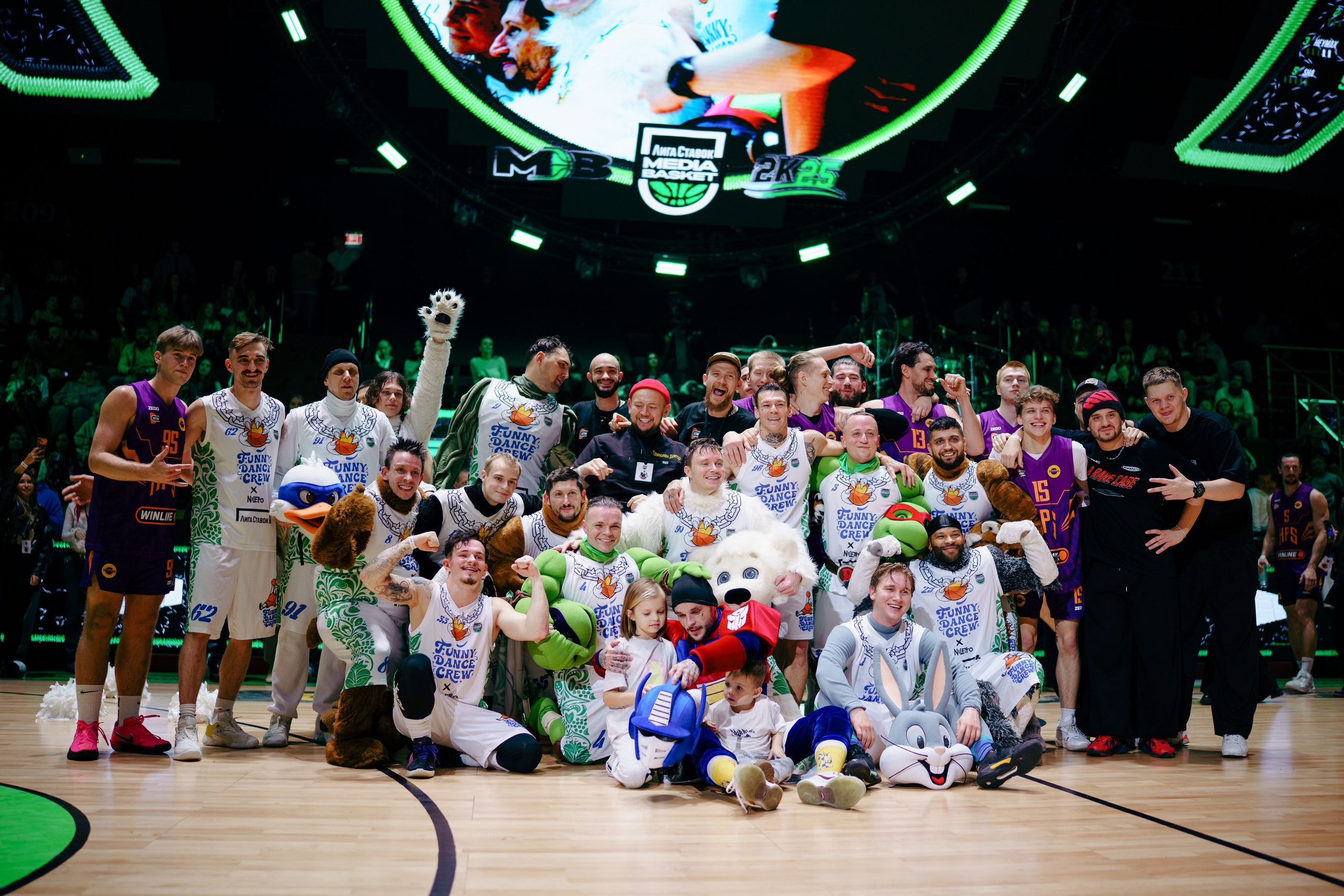 MEDIA BASKET. Репортажный фотограф в Москве Саша Дружинина