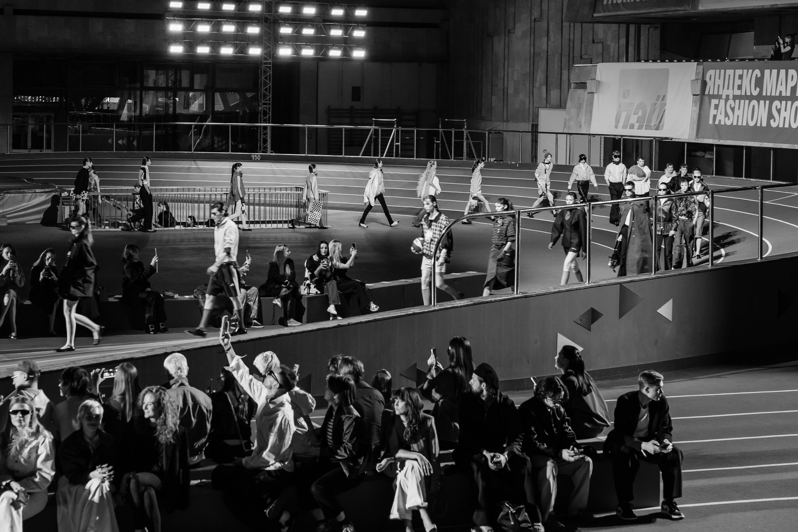 YANDEX FASHION SHOW SS’26. Репортажный фотограф в Москве Саша Дружинина