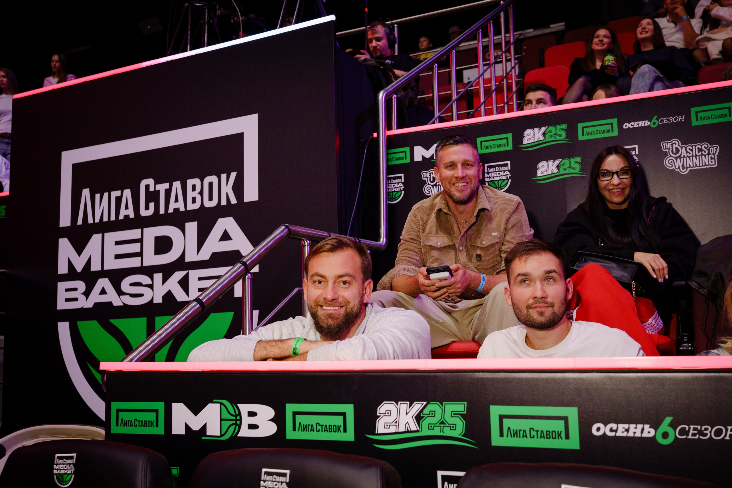 MEDIA BASKET. Репортажный фотограф в Москве Саша Дружинина
