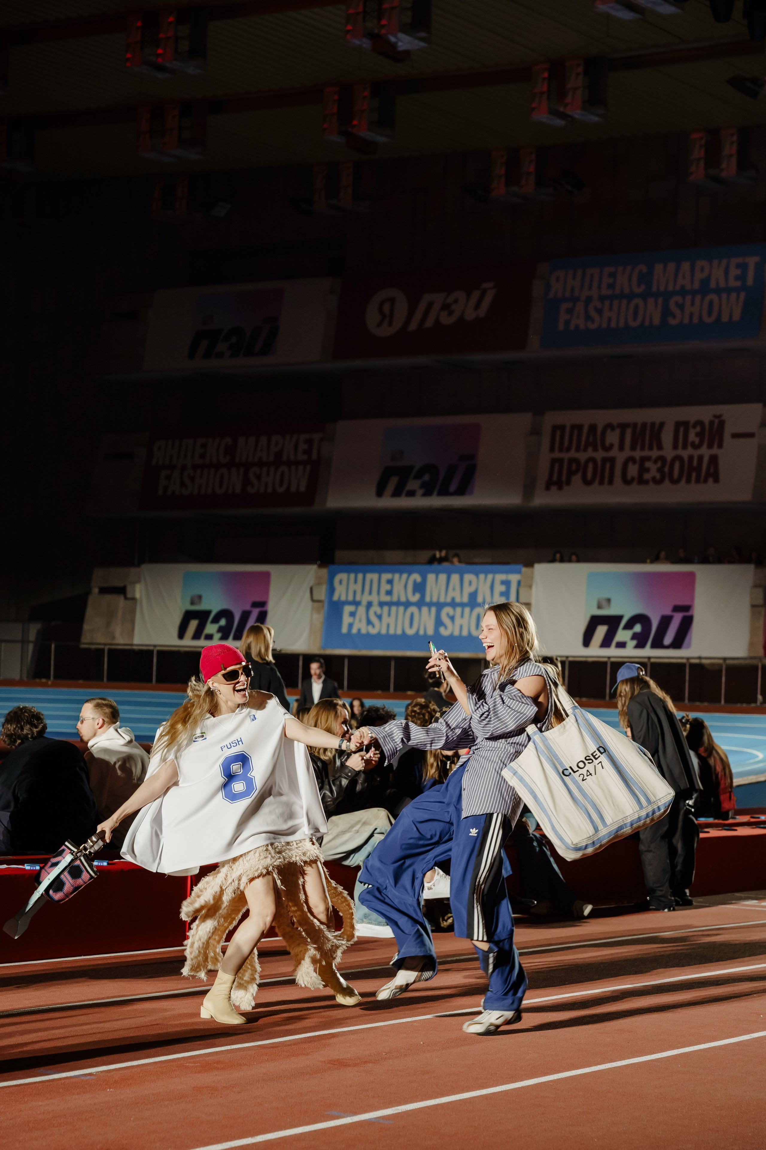 YANDEX FASHION SHOW SS’26. Репортажный фотограф в Москве Саша Дружинина