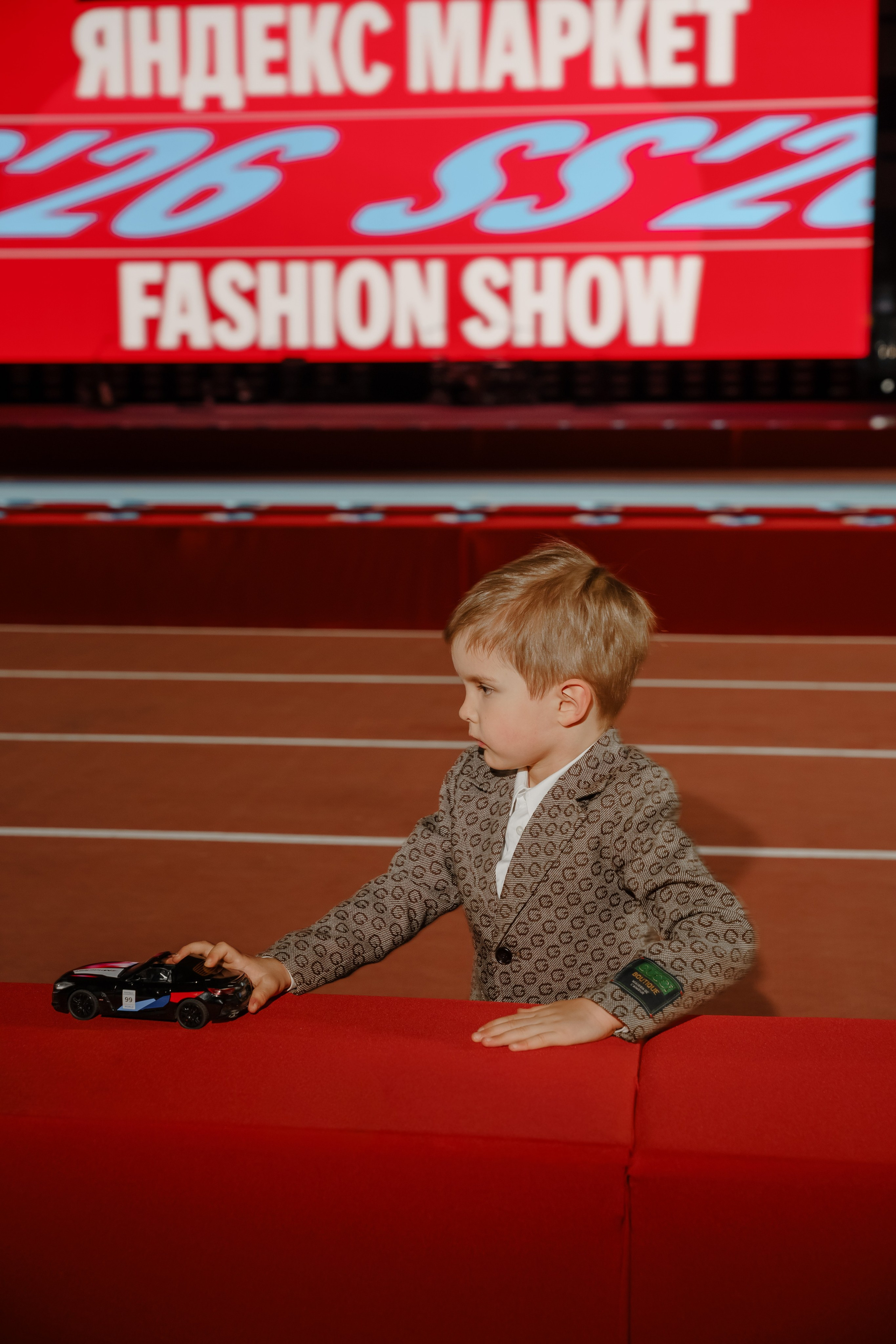 YANDEX FASHION SHOW SS’26. Репортажный фотограф в Москве Саша Дружинина