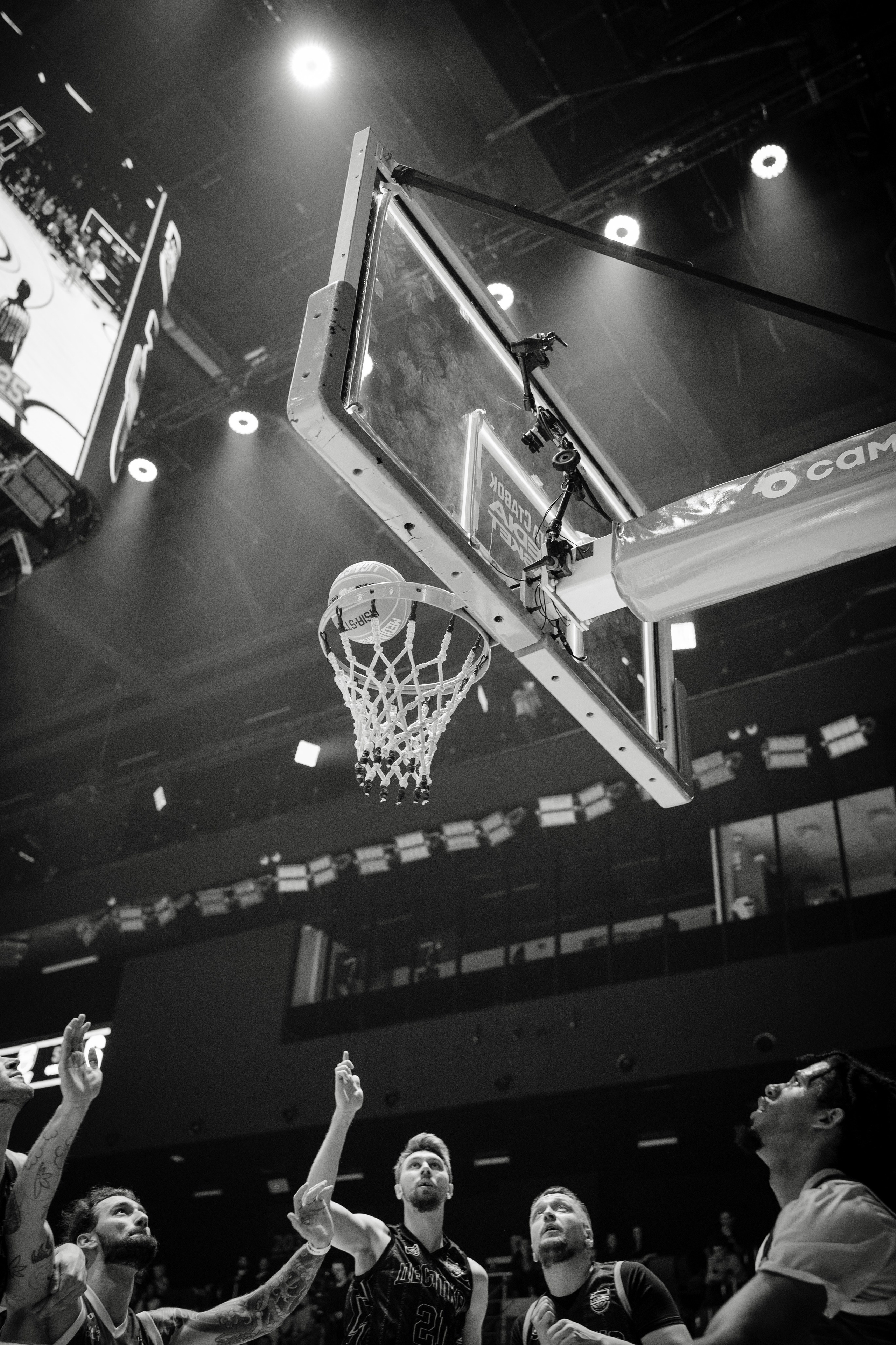 MEDIA BASKET. Репортажный фотограф в Москве Саша Дружинина