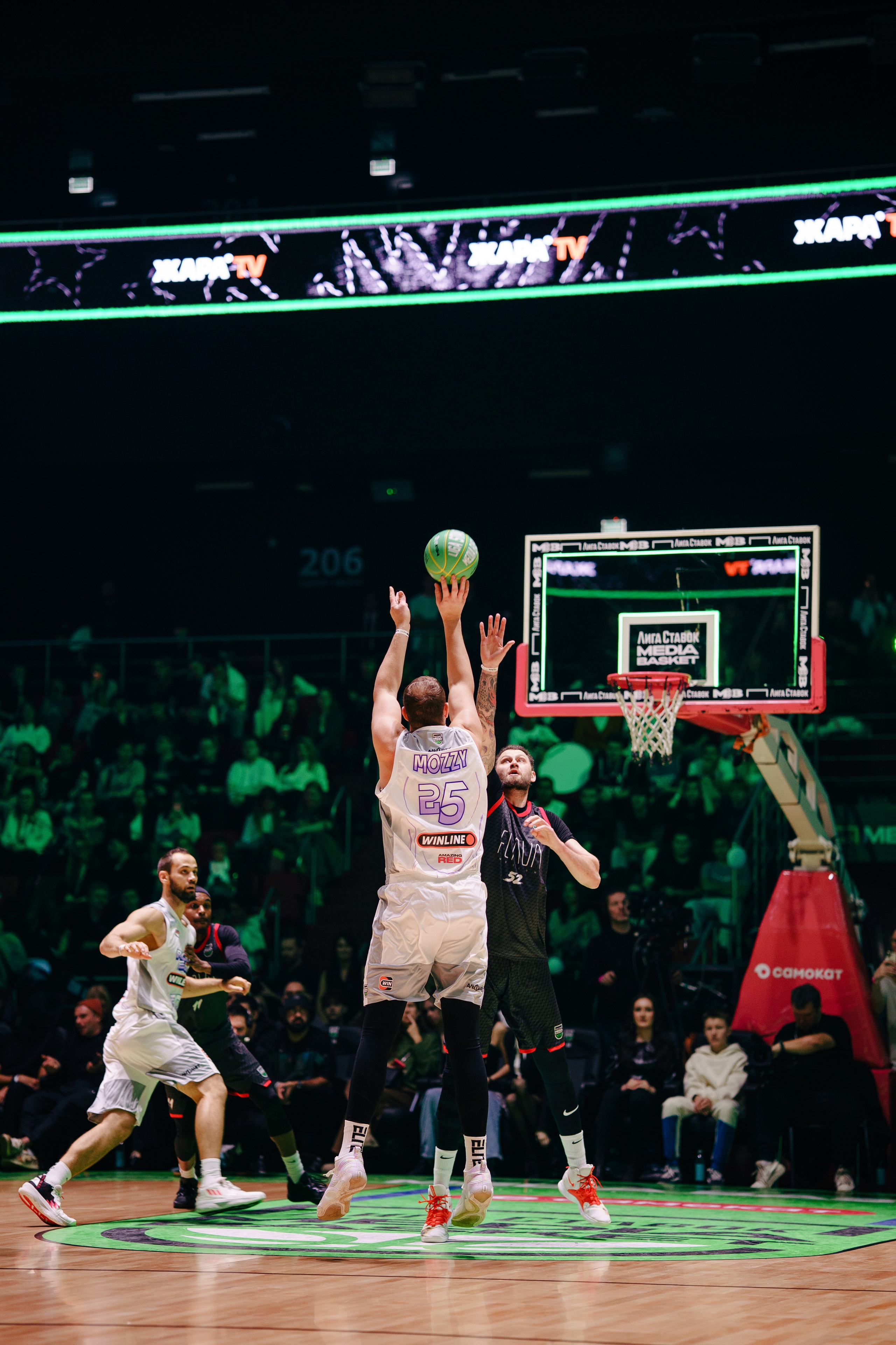 MEDIA BASKET. Репортажный фотограф в Москве Саша Дружинина