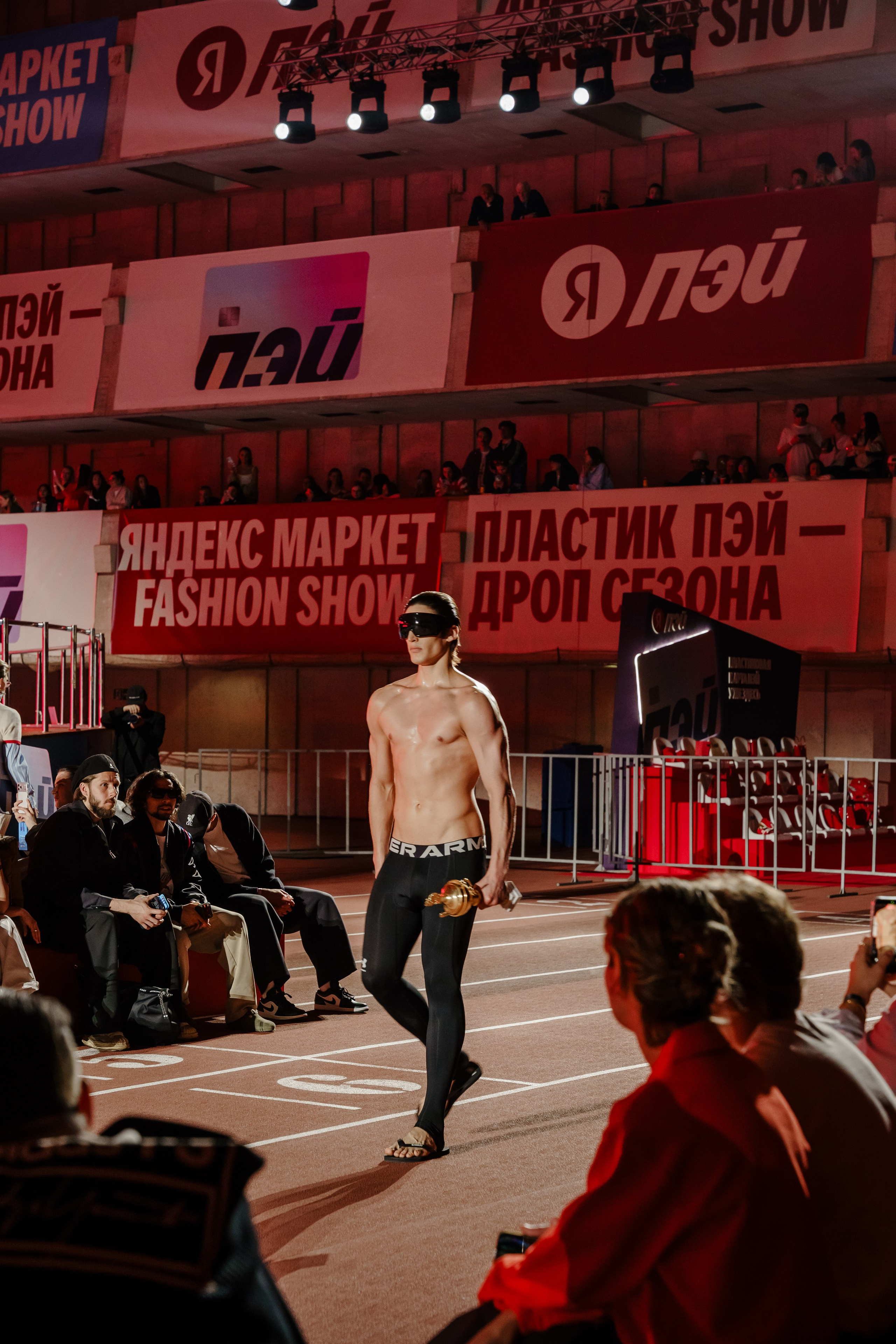 YANDEX FASHION SHOW SS’26. Репортажный фотограф в Москве Саша Дружинина