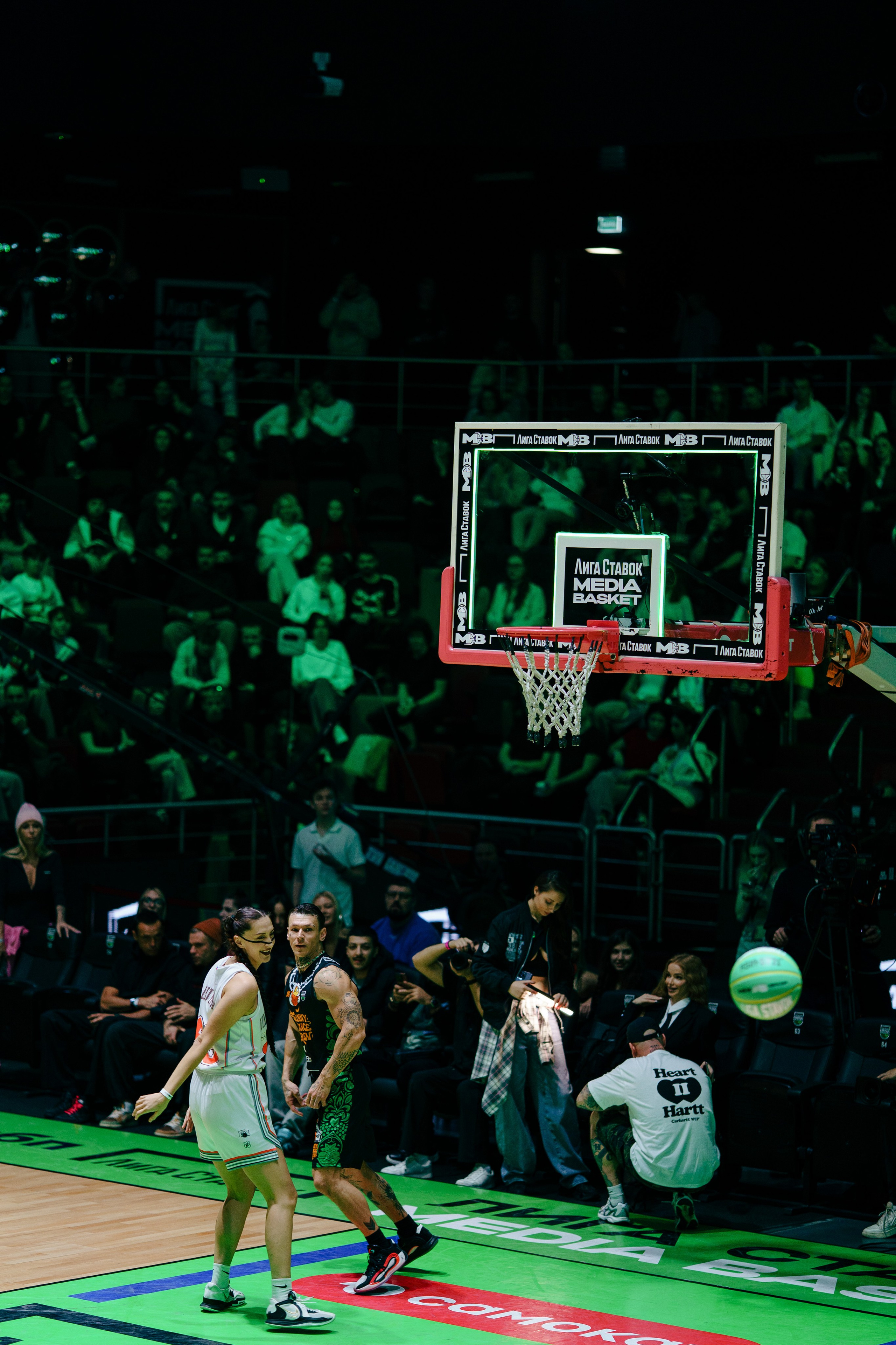 MEDIA BASKET. Репортажный фотограф в Москве Саша Дружинина