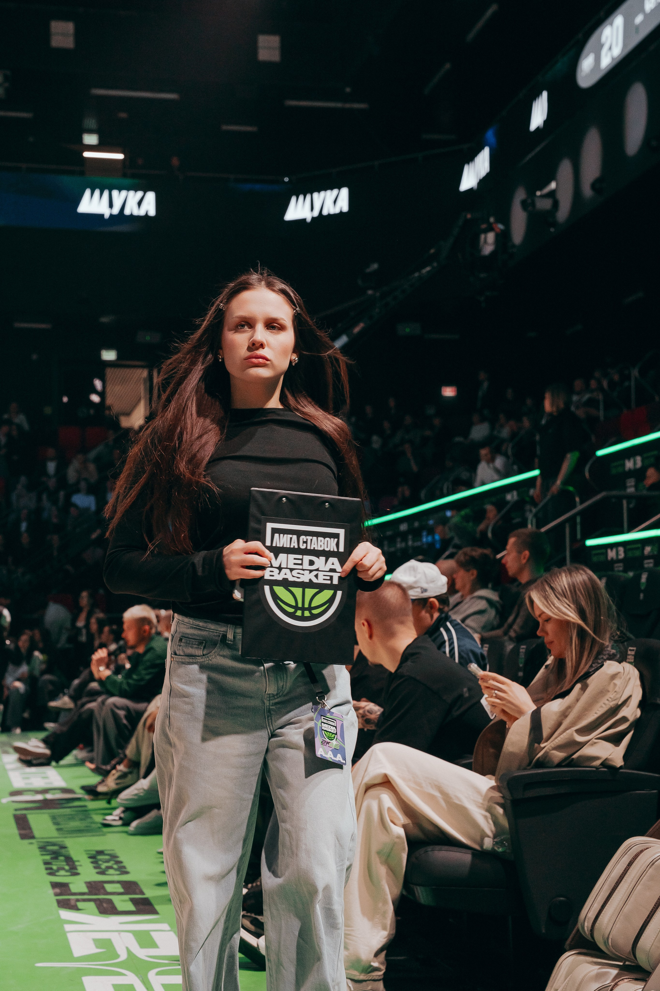 MEDIA BASKET. Репортажный фотограф в Москве Саша Дружинина