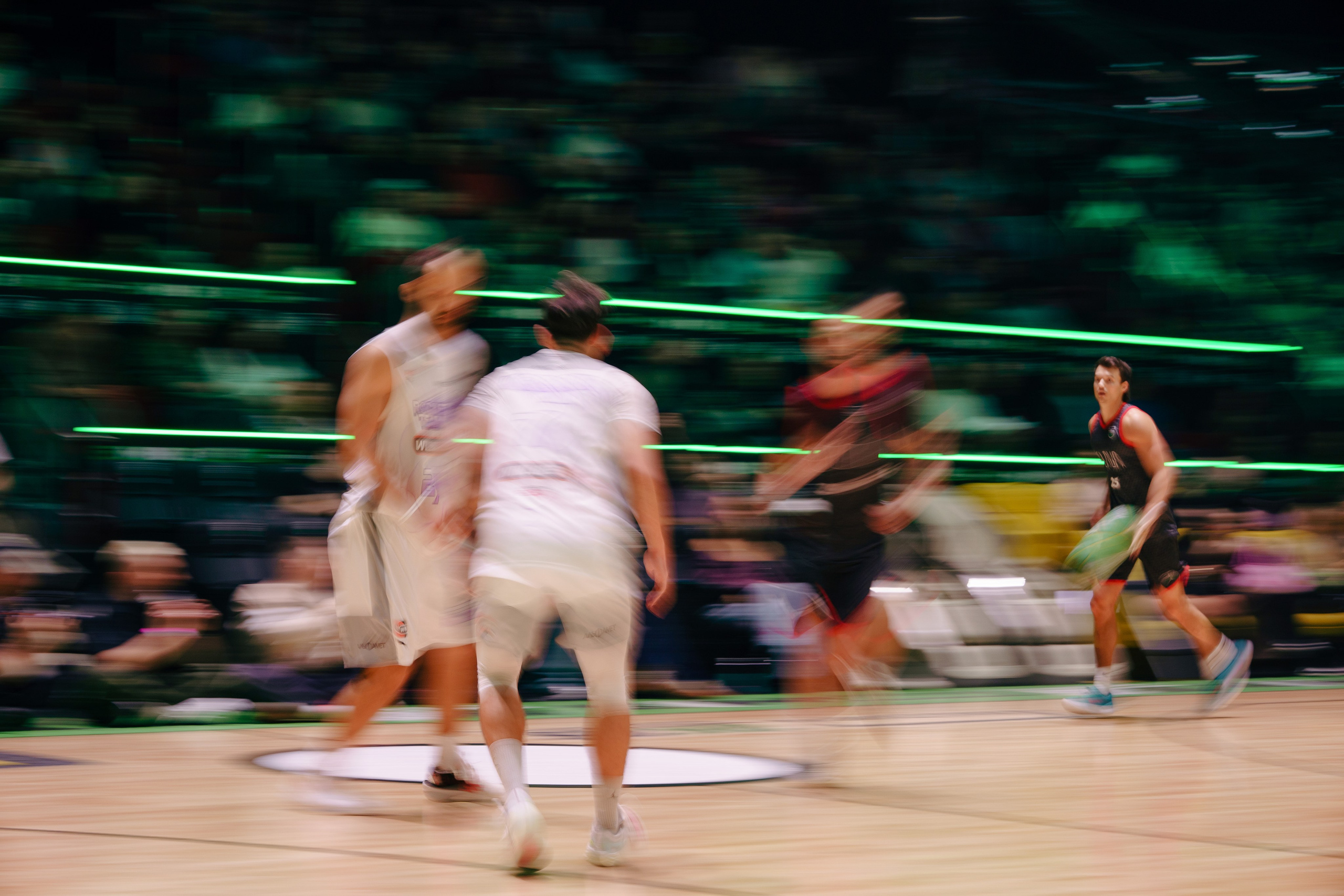 MEDIA BASKET. Репортажный фотограф в Москве Саша Дружинина