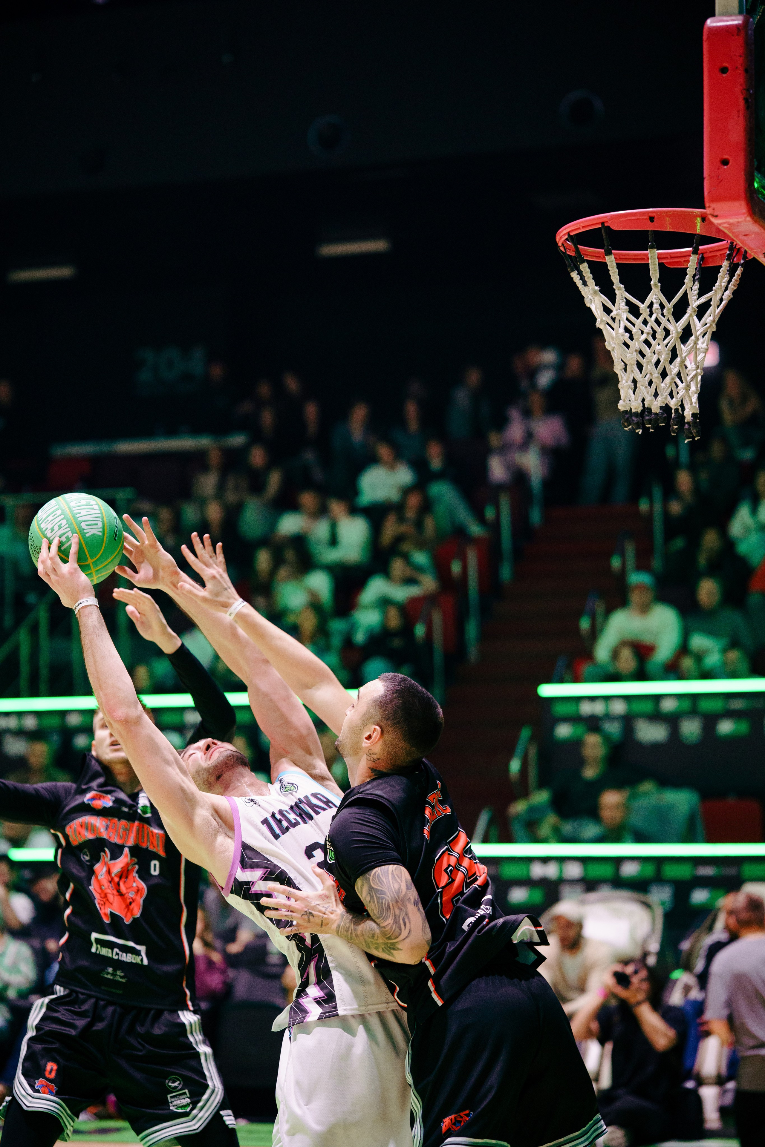 MEDIA BASKET. Репортажный фотограф в Москве Саша Дружинина