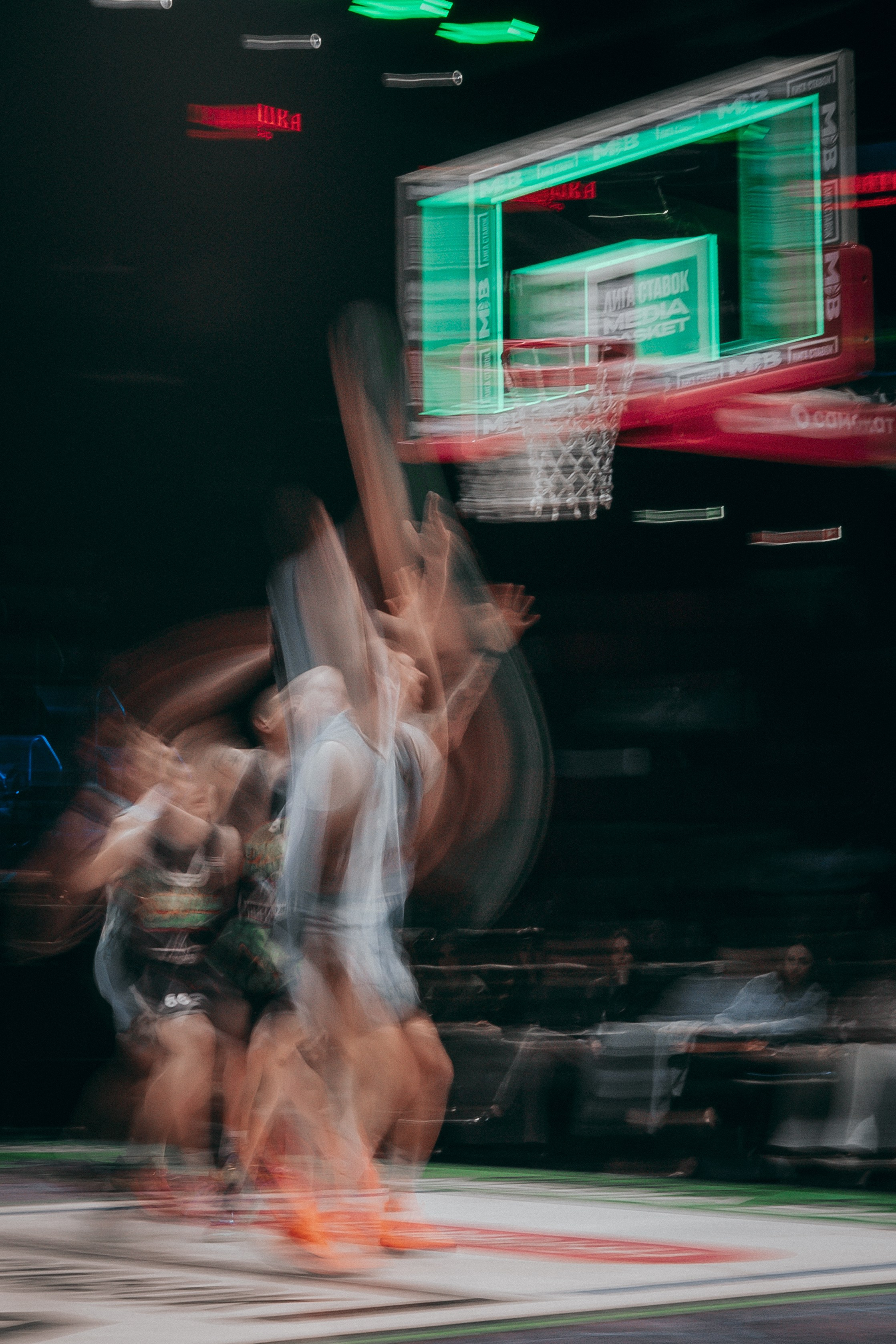 MEDIA BASKET. Репортажный фотограф в Москве Саша Дружинина