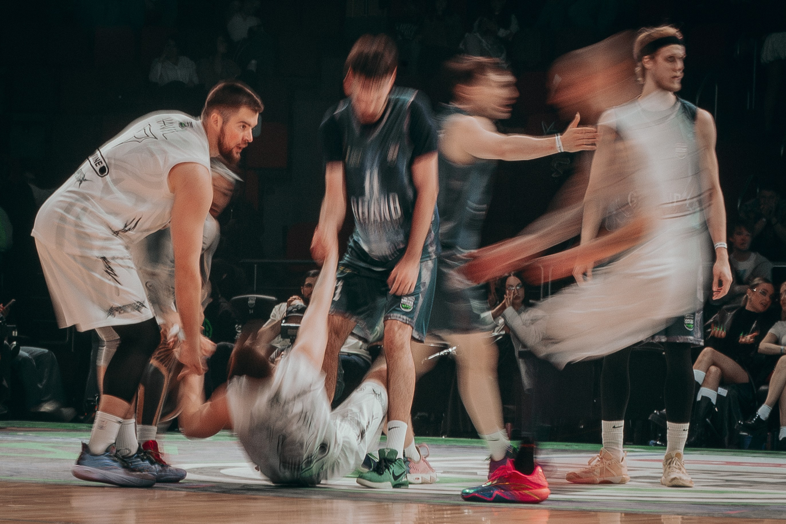 MEDIA BASKET. Репортажный фотограф в Москве Саша Дружинина