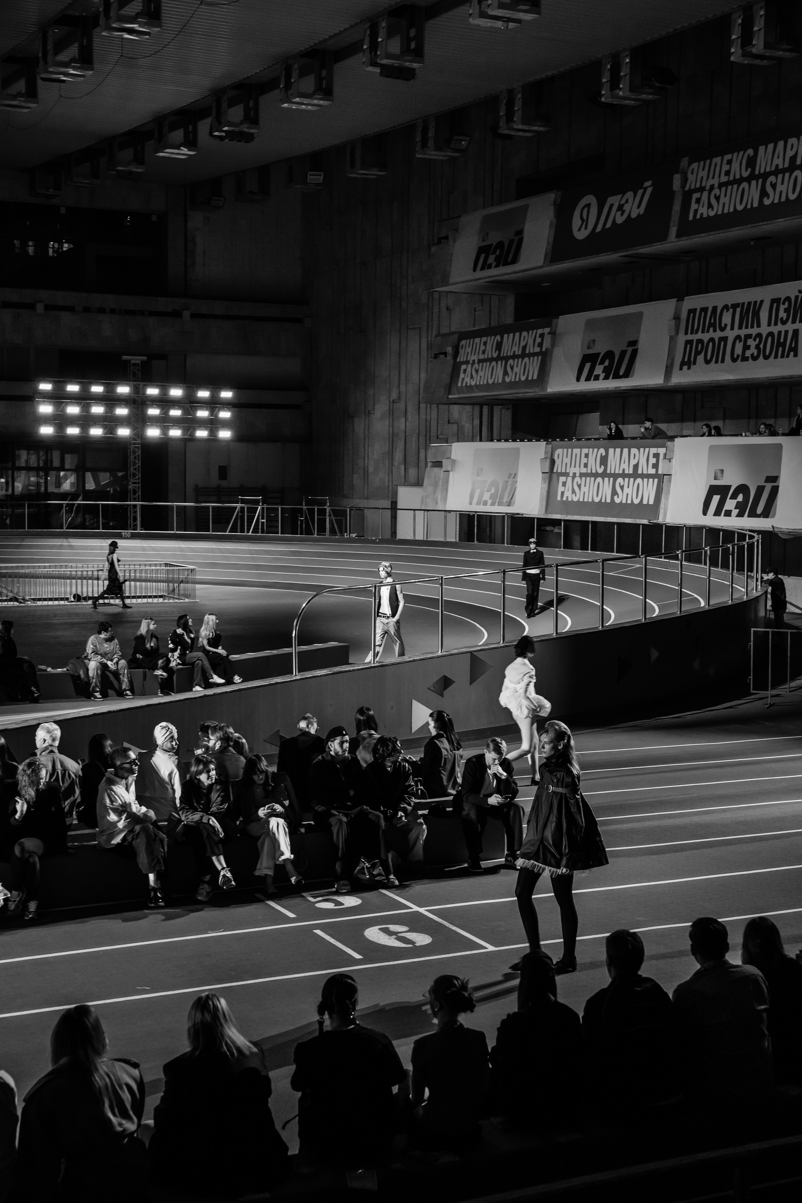 YANDEX FASHION SHOW SS’26. Репортажный фотограф в Москве Саша Дружинина