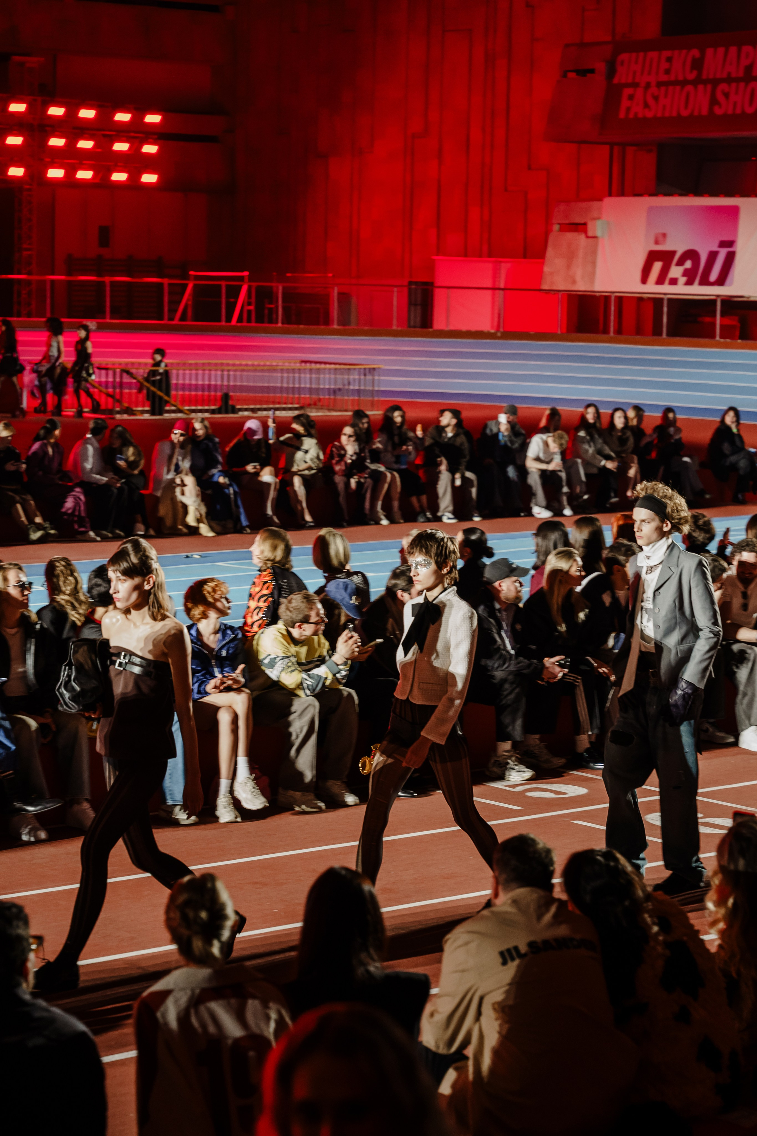 YANDEX FASHION SHOW SS’26. Репортажный фотограф в Москве Саша Дружинина
