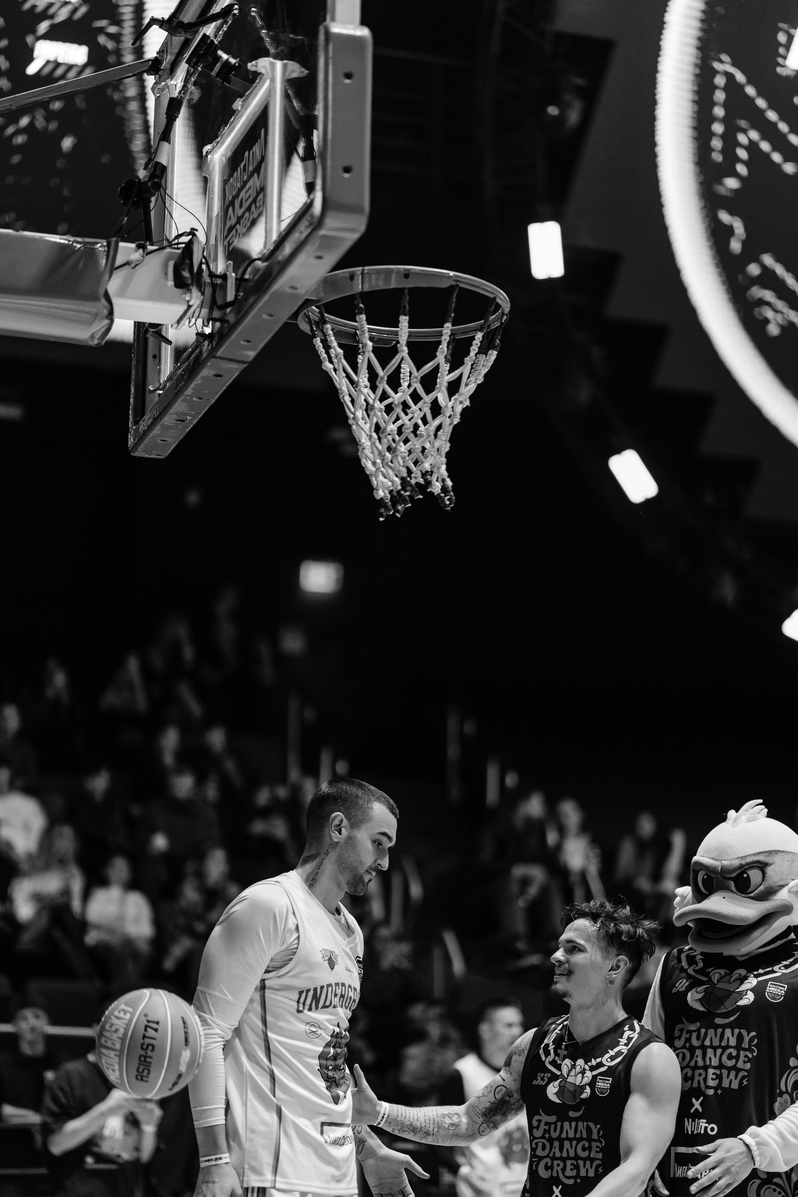 MEDIA BASKET. Репортажный фотограф в Москве Саша Дружинина