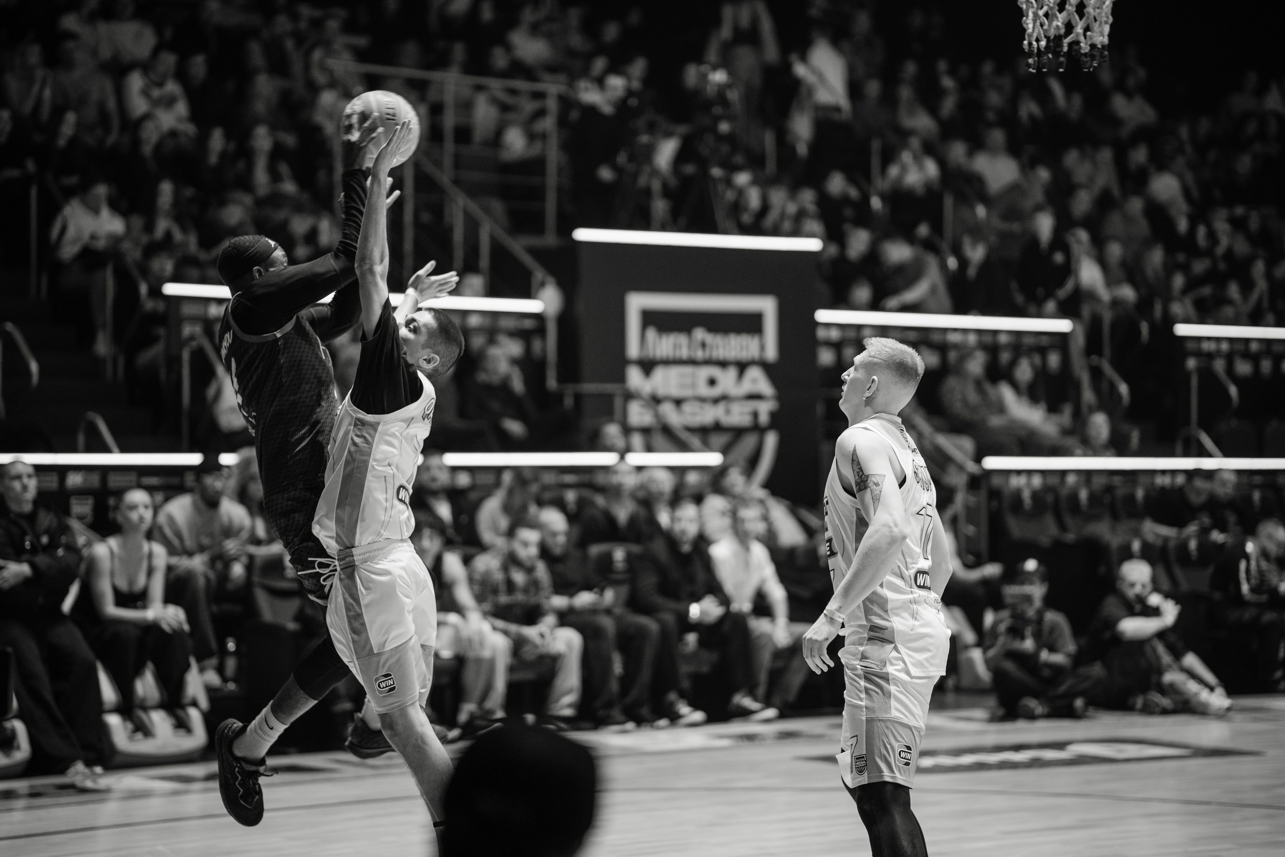 MEDIA BASKET. Репортажный фотограф в Москве Саша Дружинина