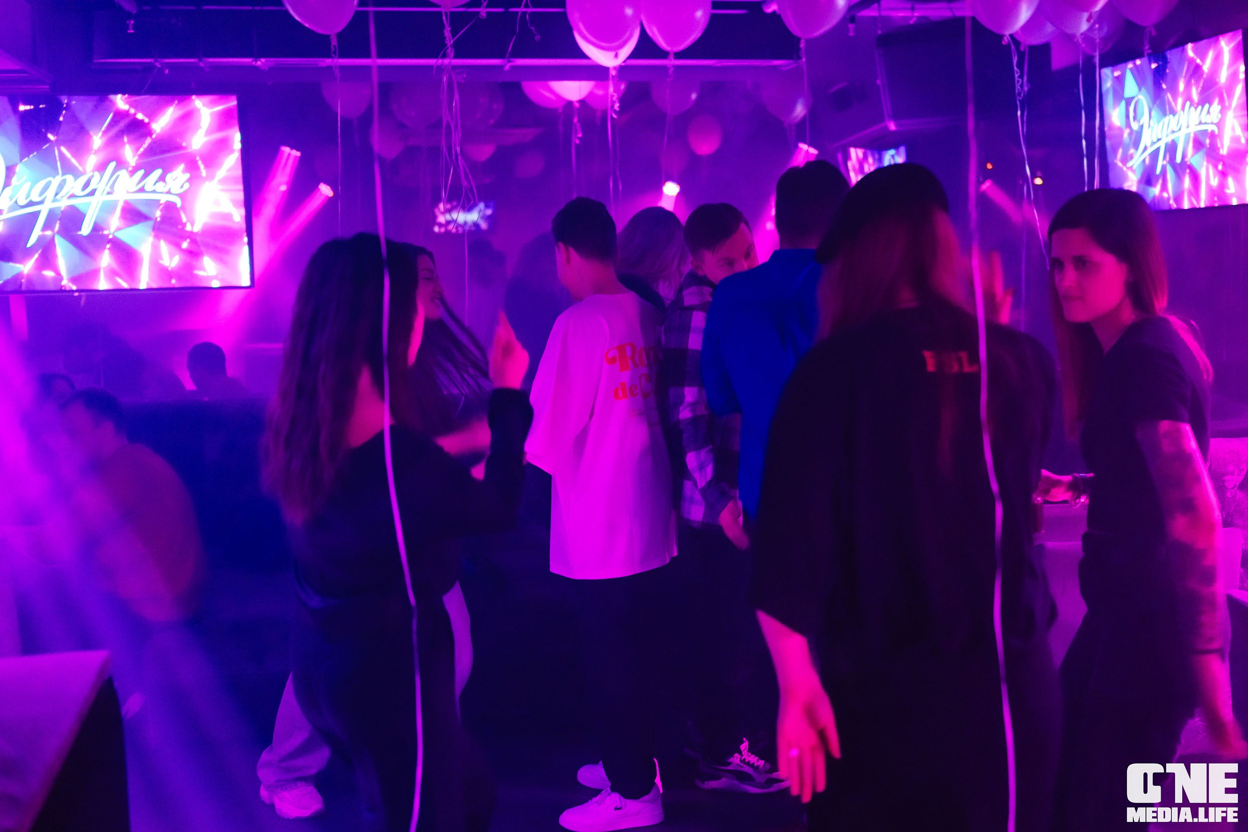 Фоторепортаж из караоке-клуба Эйфория. One Media Life: фоторепортажи, фотоотчеты с мероприятий и заведений