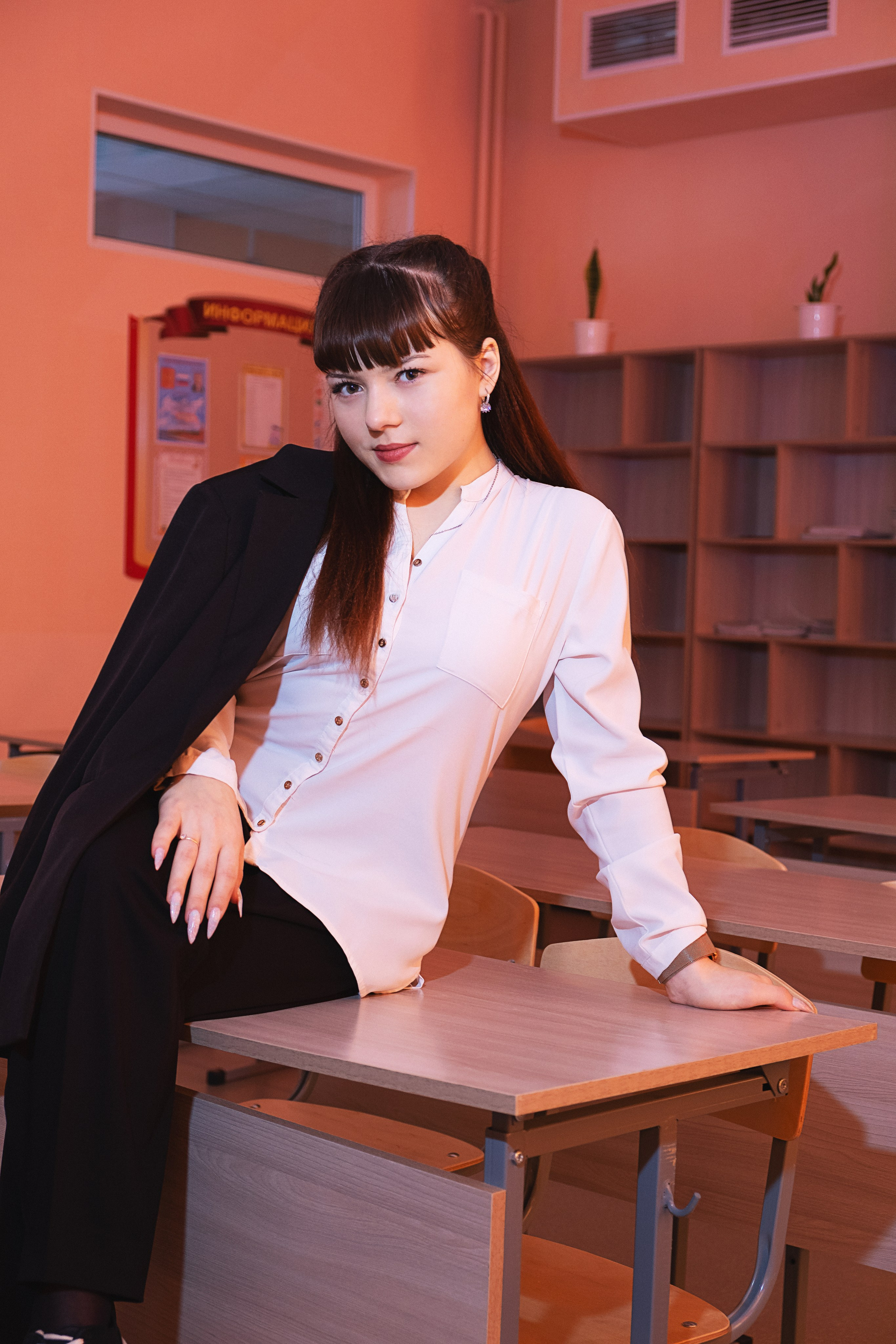 Выпускной альбом 2024. Фотограф и видеограф в Омск/Москва Сащенко Лера