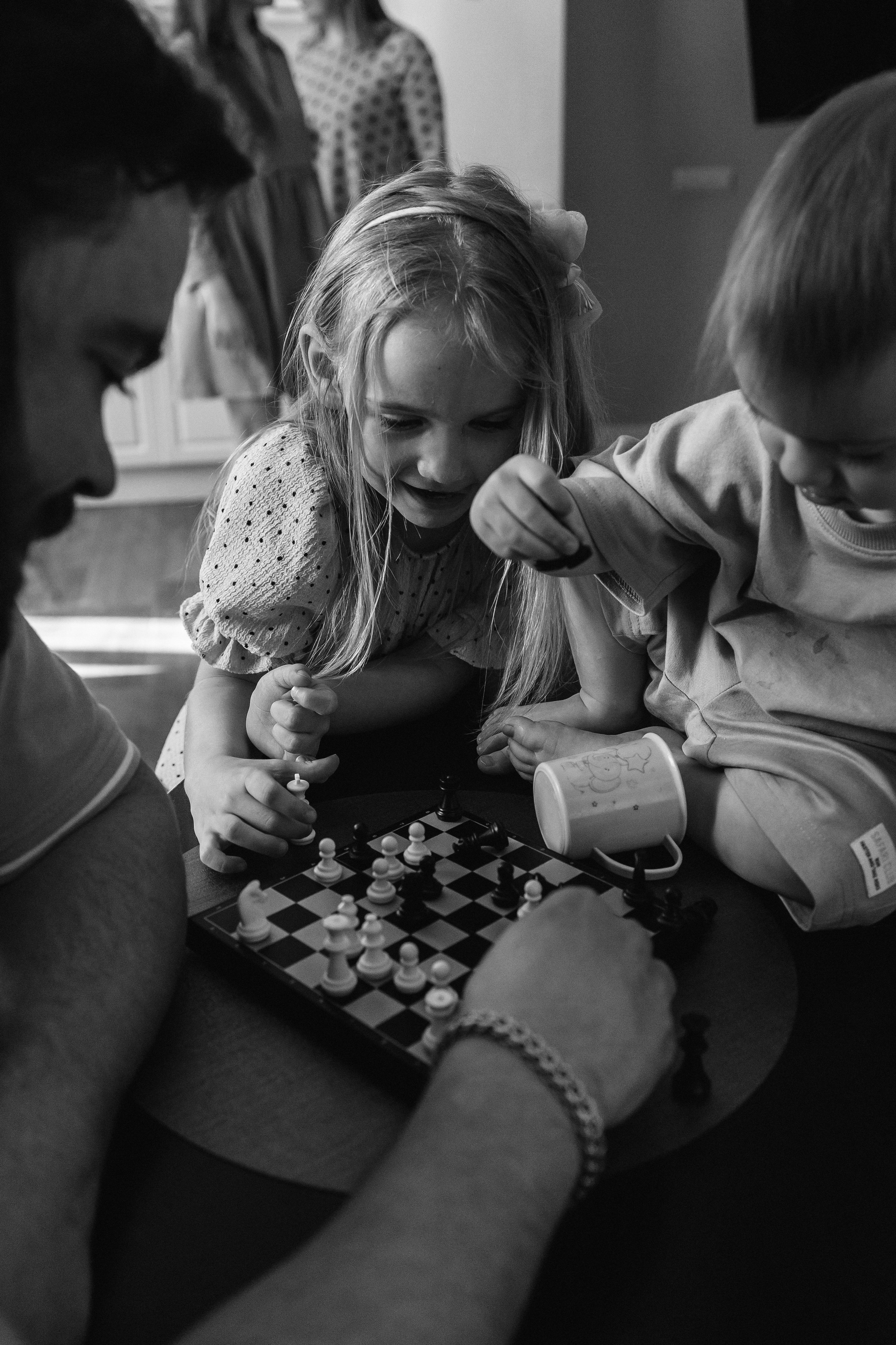 Домашняя съемка в своем доме для большой семьи Вадима, Ларисы, Полины, Элисии и Эрнеста. Семейный фотограф в Москве, Щелково, Фрязино _ Виктория Степанова