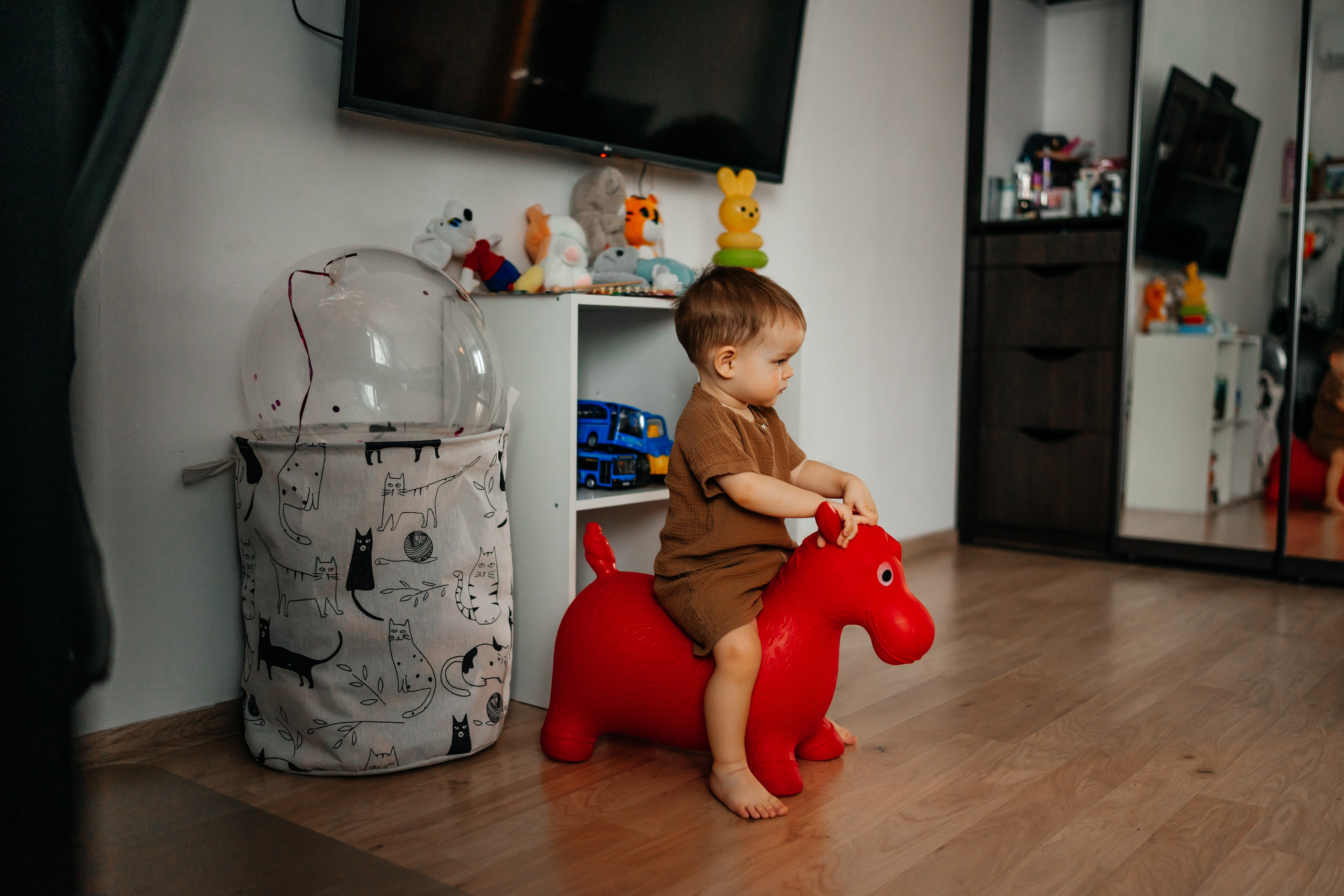 Украшаем ёлочку. Малыш Костя. Семейный фотограф в Москве Ирина Жур