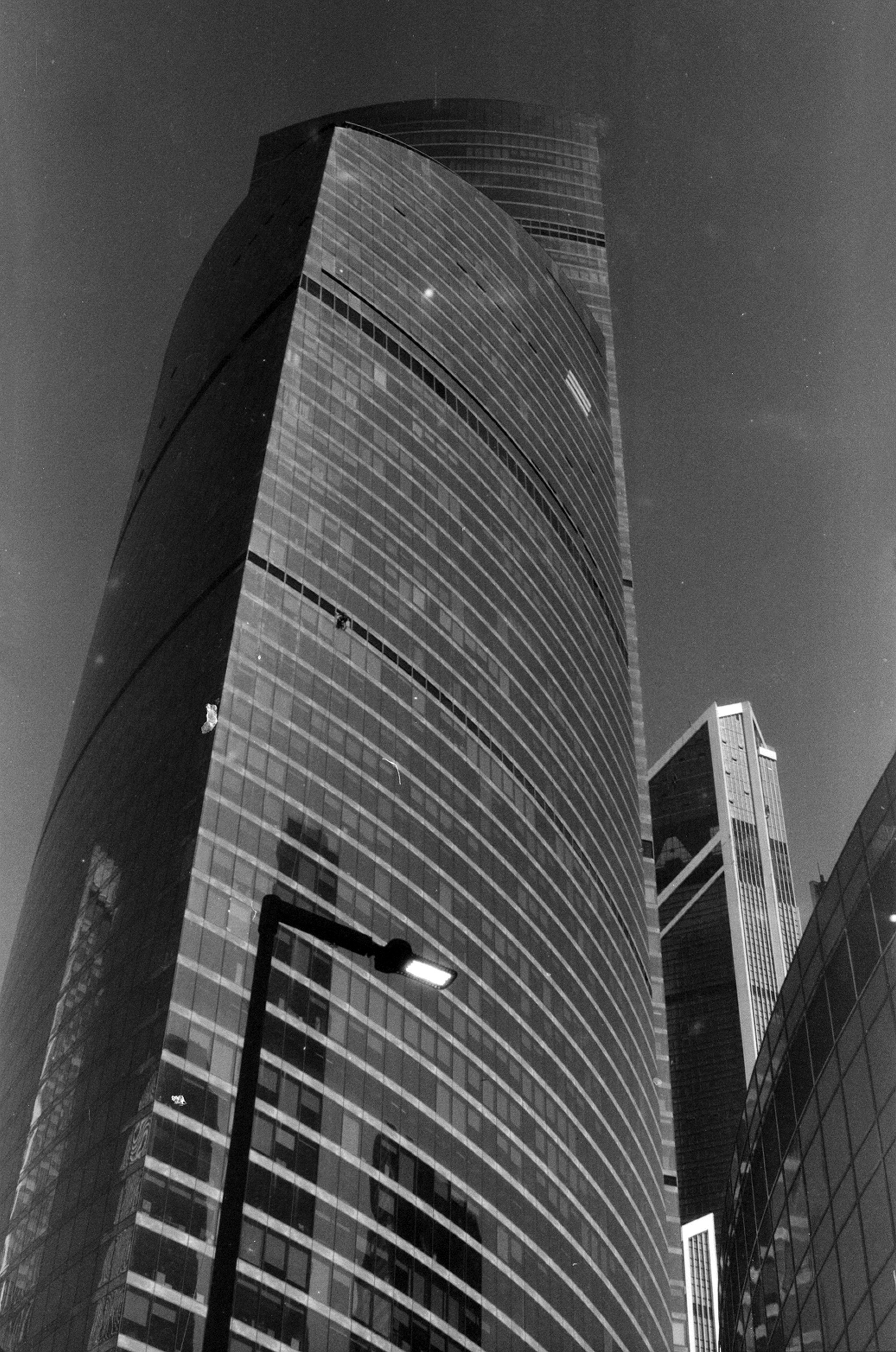 Альбом пленочных ЧБ-фото. Репортажный и семейный фотограф — Шелихов Сергей