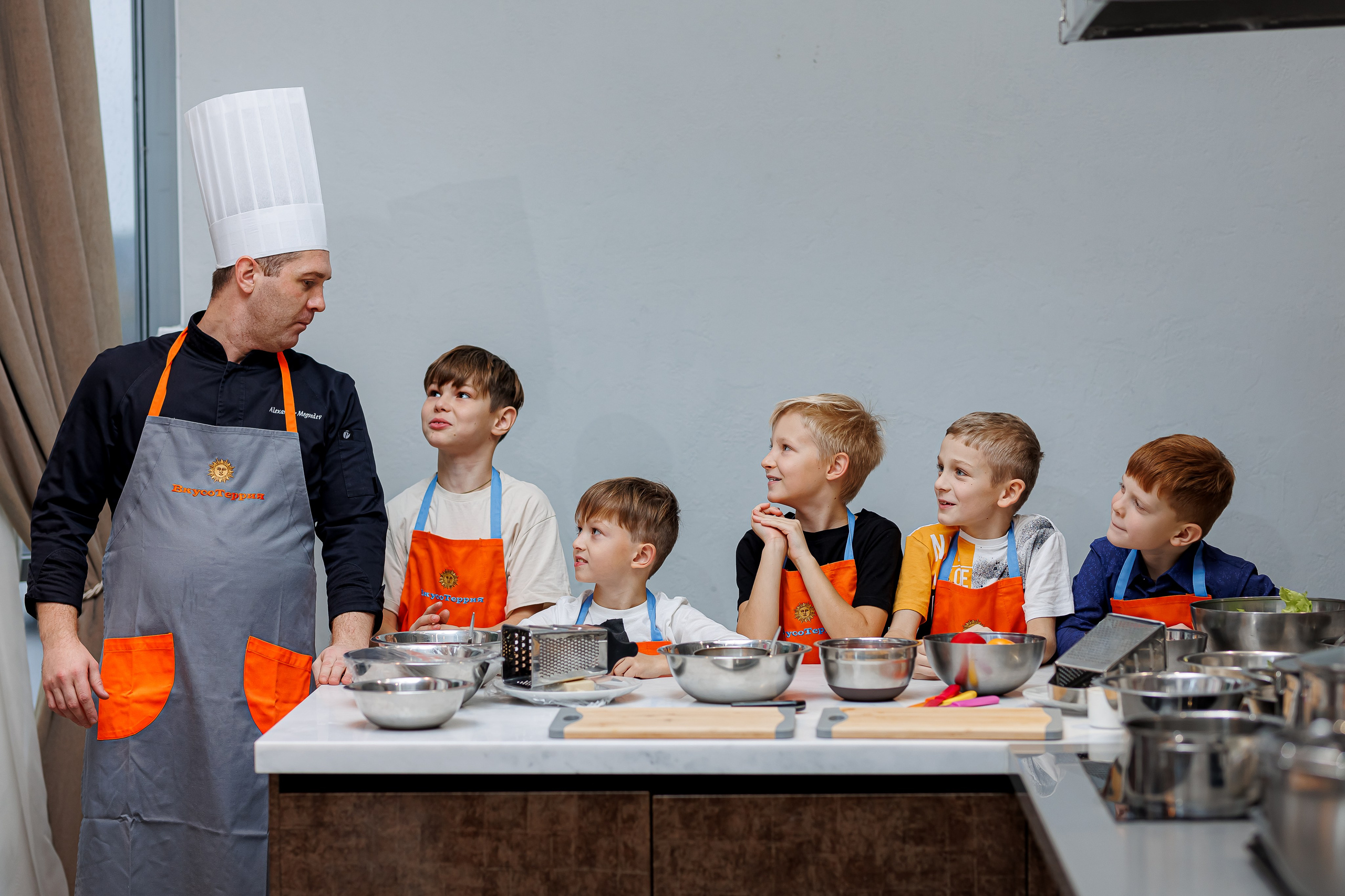 День рождения Насти «Венсдэй во Вкусотеррии». Семейный и детский фотограф Комина Елена, Власиха, Одинцово