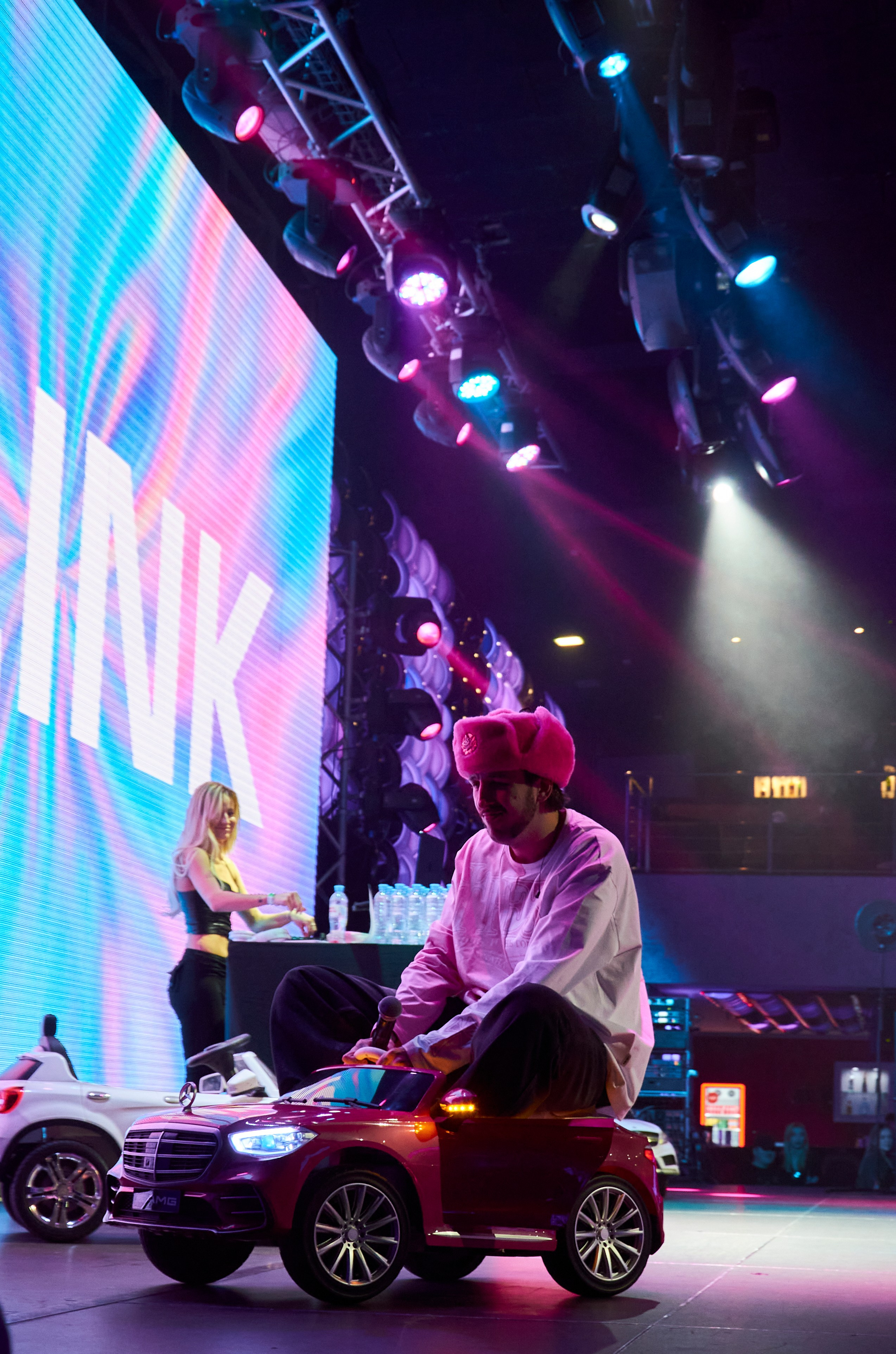 Blink/ nleeei, unique, artem shilovets. Главная