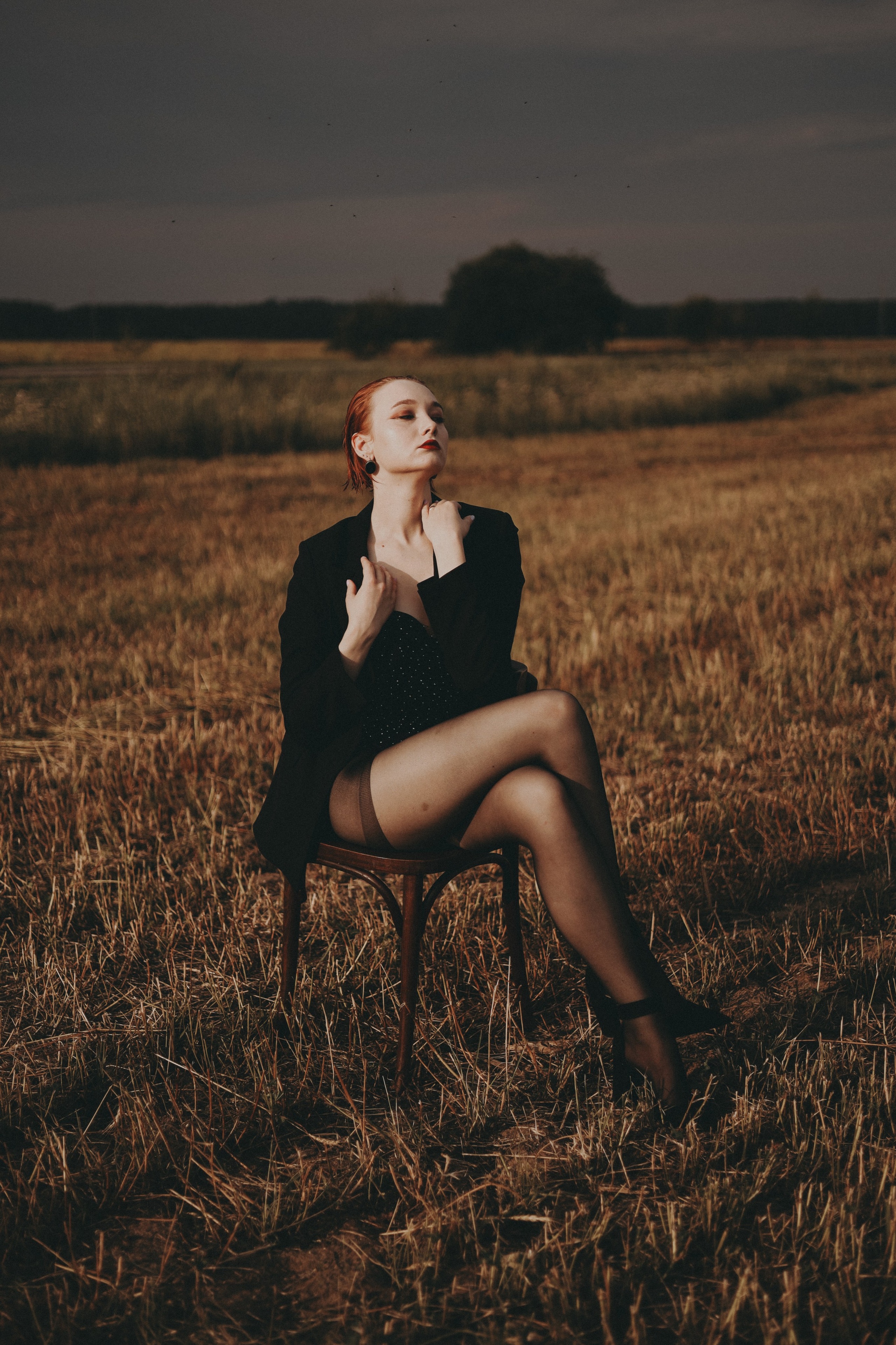 Дарья|Поле. Фотограф Мария Лаенко