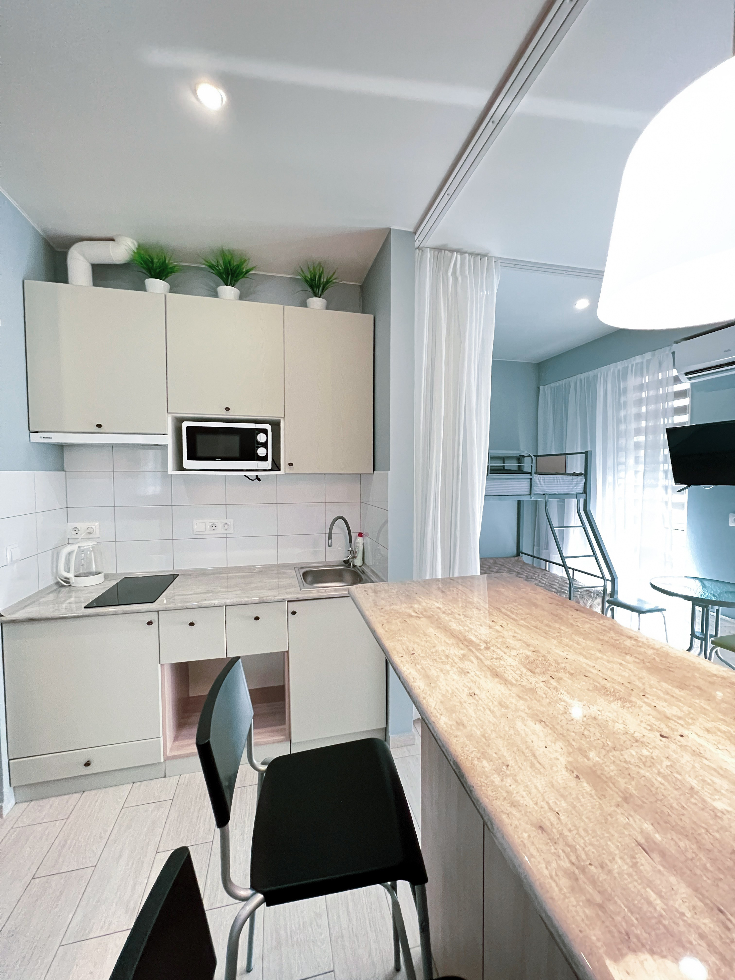 Центральный район Сочи: апартаменты у моря в доме с собственным бассейном!. Квартиры посуточно, длительно в Сочи, LARA APART GROUP