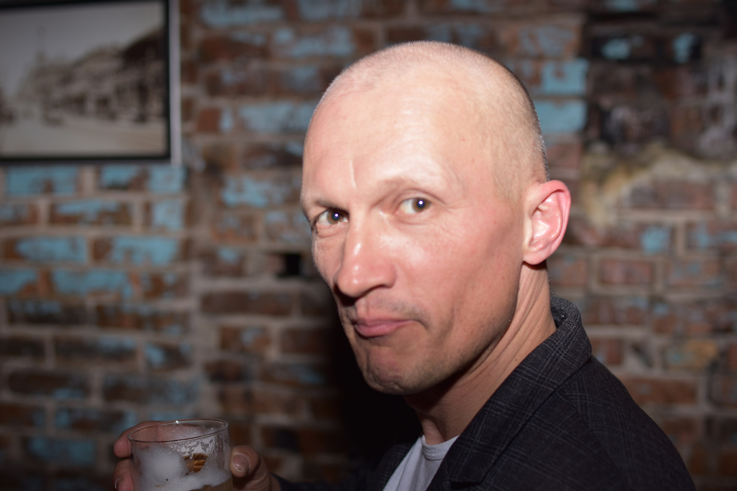 Hard Rock Cafe — Торжественный праздник дня рождения. Фотограф Владивосток (художественный портрет, празднование, торжество, мероприятие, фотопрогулка)