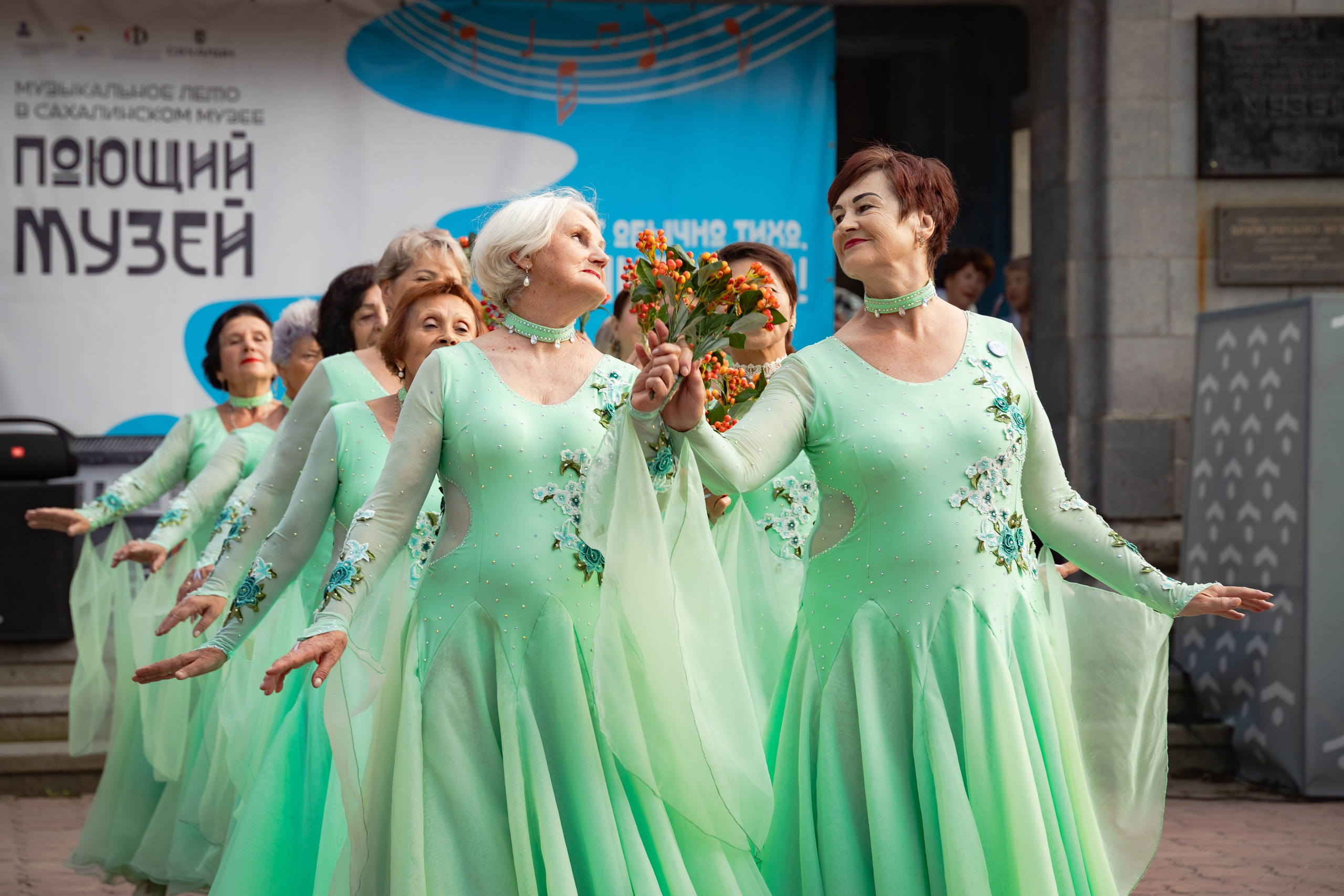 Сборник (фестивали, праздники, общ.мероприятия). Фотограф. г. Южно-Сахалинск. Олег Толстов