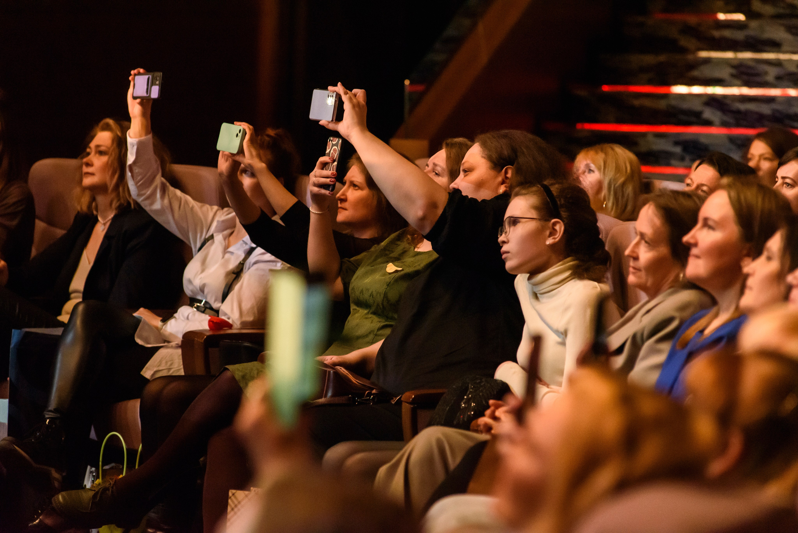 Кирилл Туриченко — Вегас Сити Холл. Бренд-фотограф для экспертов и блогеров в Москве Влада Горбовская