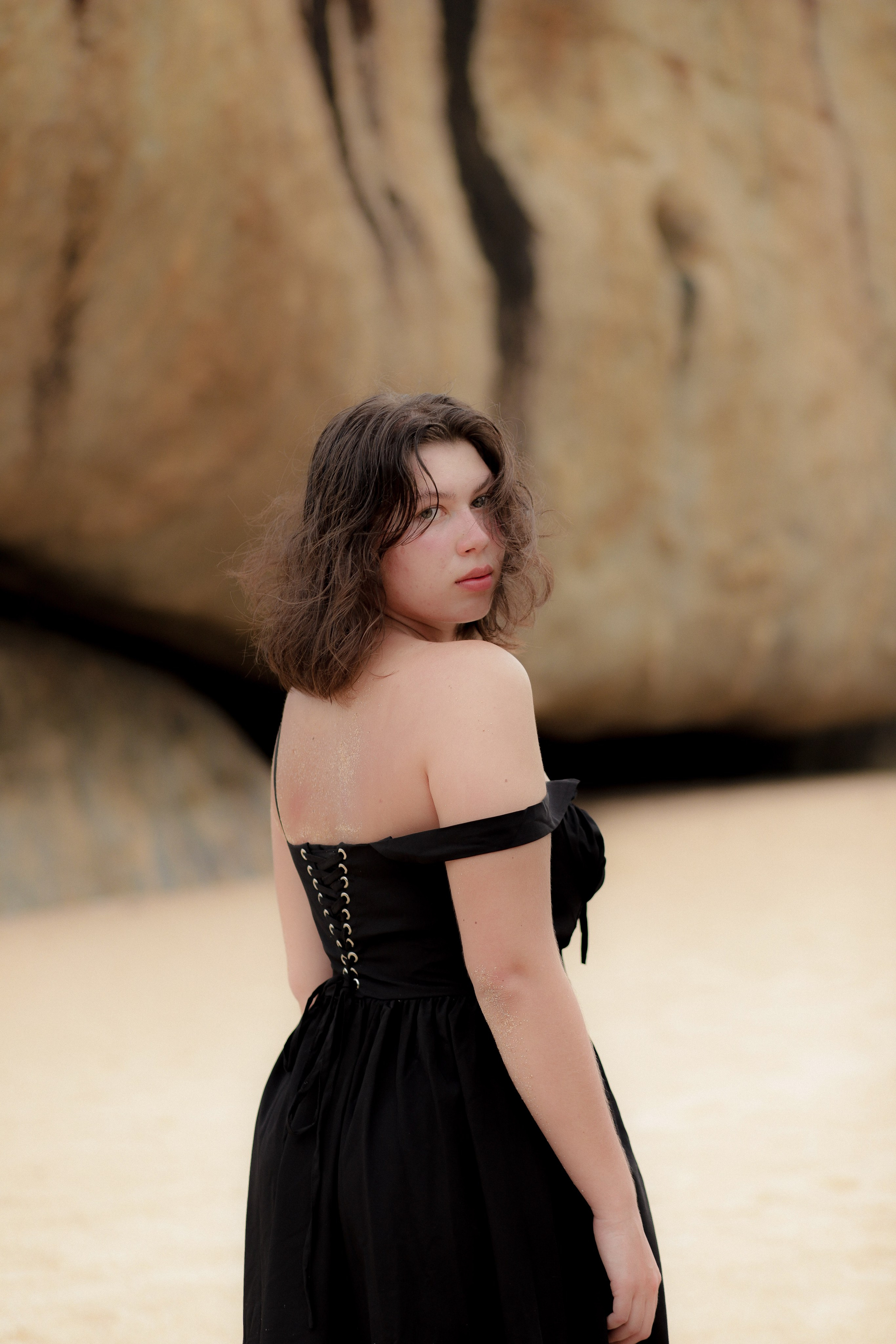 Фотосессия в Хиккадуве: романтичные кадры среди камней и волн. Фотограф на Шри-Ланке