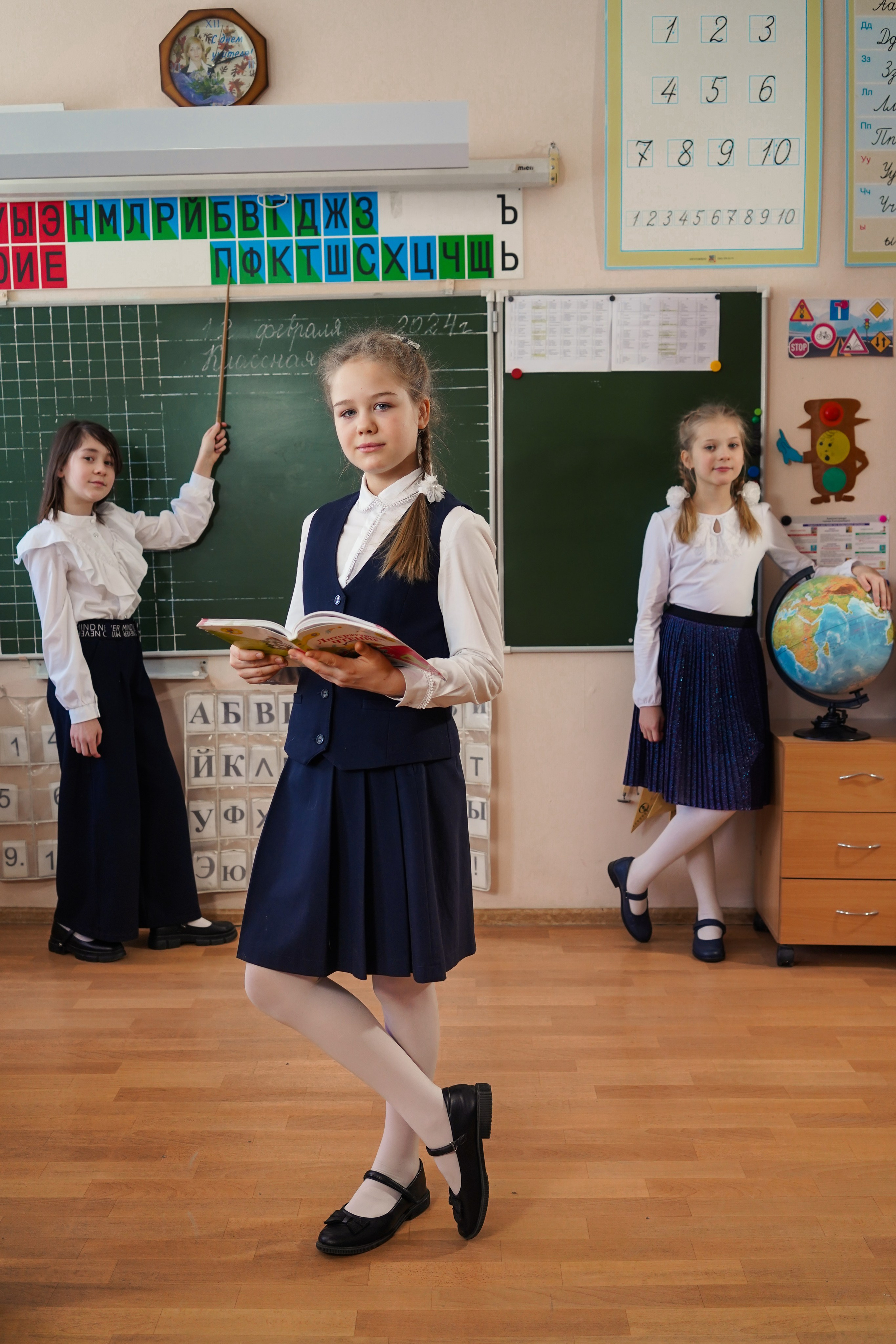 Выпускные альбомы, 4 класс Школа № 175 школьная фотосессия. Семейный и портретный фотограф в Екатеринбурге Анна Лобанова