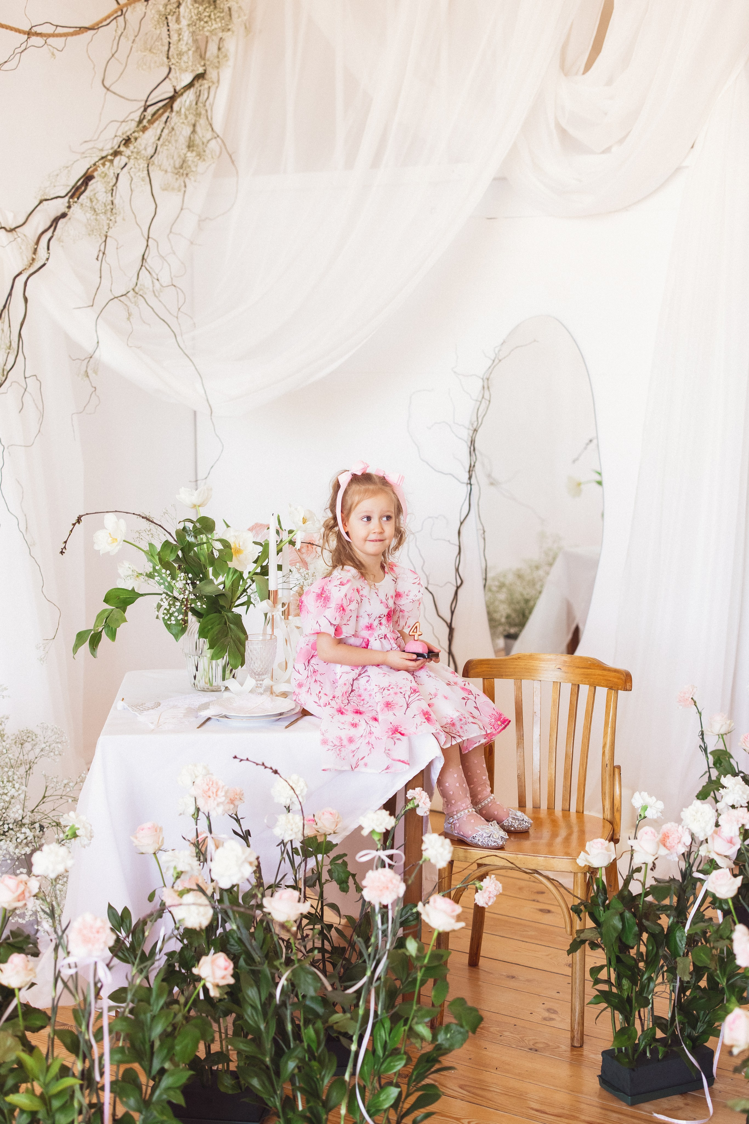 Фотосессия с живыми цветами в фотостудии г. Краснодар. Семейный и детский фотограф в Краснодаре Анна Трашкова