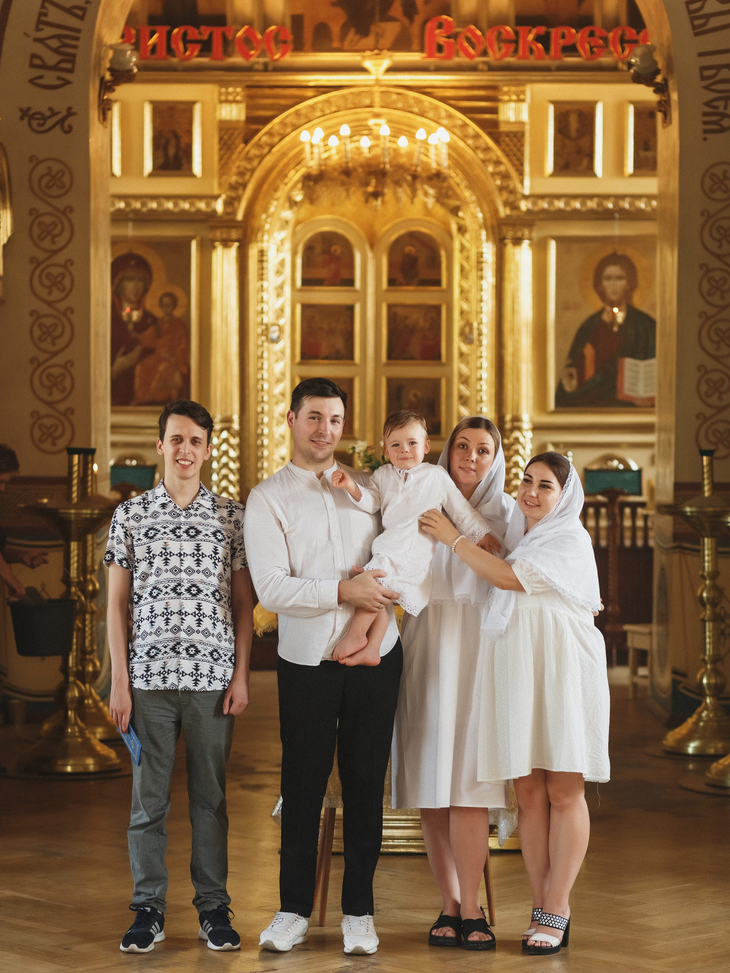 Фотосъёмка крещения Ильи в Никольской церкви Таганрога. Свадебный и семейный фотограф в Таганроге Бакарюк Антон